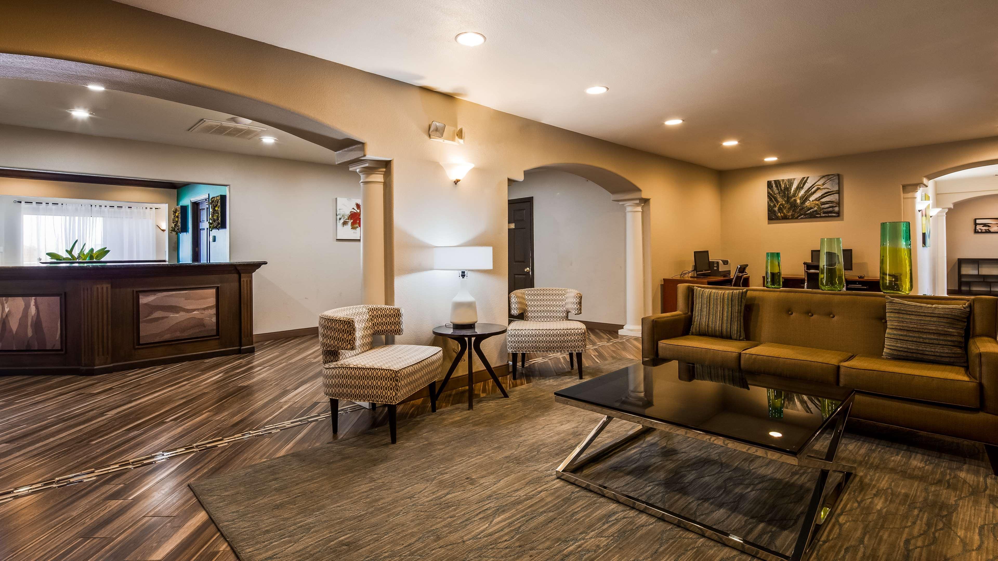 Vista Lobby Best Western Pahrump Oasis