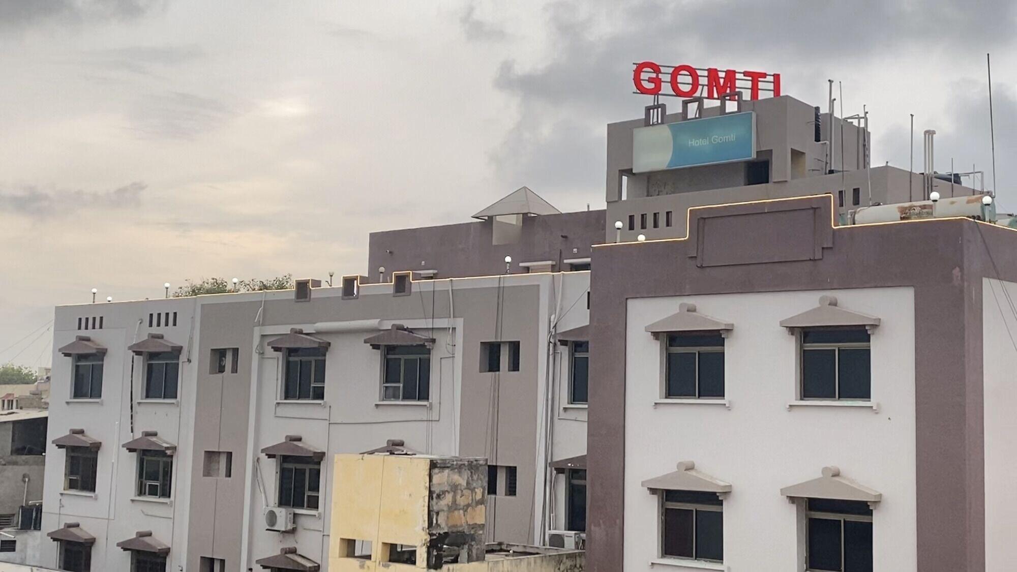 Varios Hotel Gomti