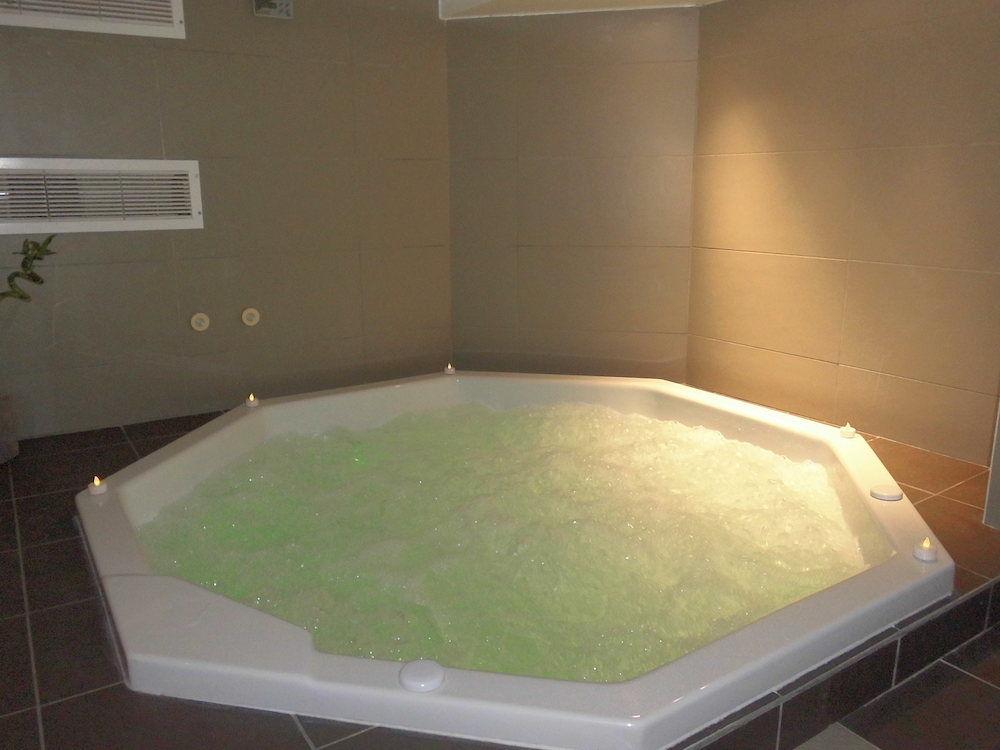 Vista Piscina The Originals City, Hôtel Le Coeur d'Or, Sedan Est