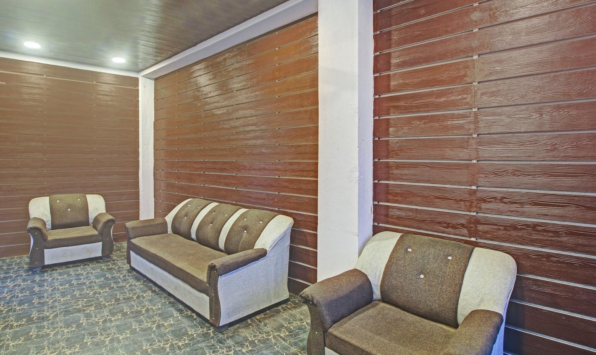 Vista Lobby Itsy Hotels La Prince Residency