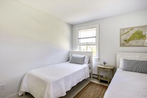 Alquiler Vacacional - Oak Bluffs 3-Bed Cottage, Walk to Town