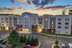 Alojamiento - Candlewood Suites Dumfries - Quantico by IHG