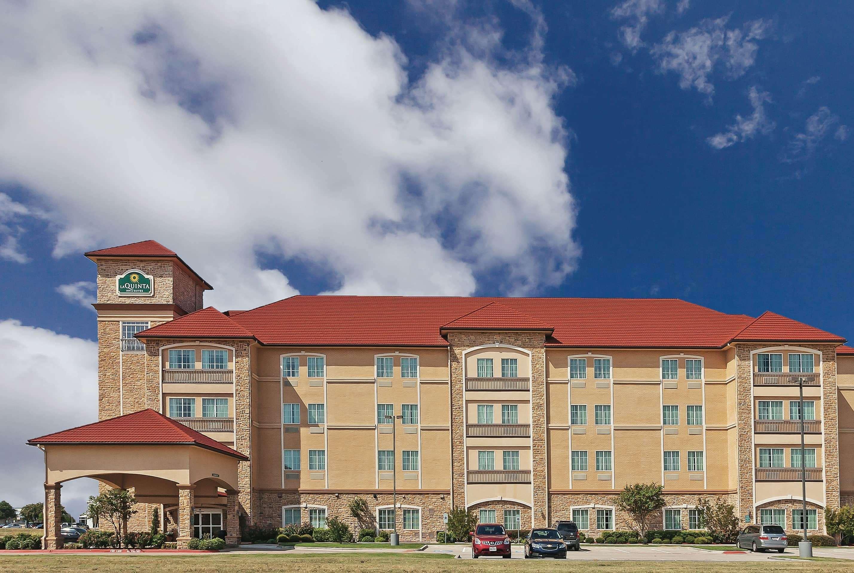 Vista Exterior La Quinta Inn & Suites Allen at the Village