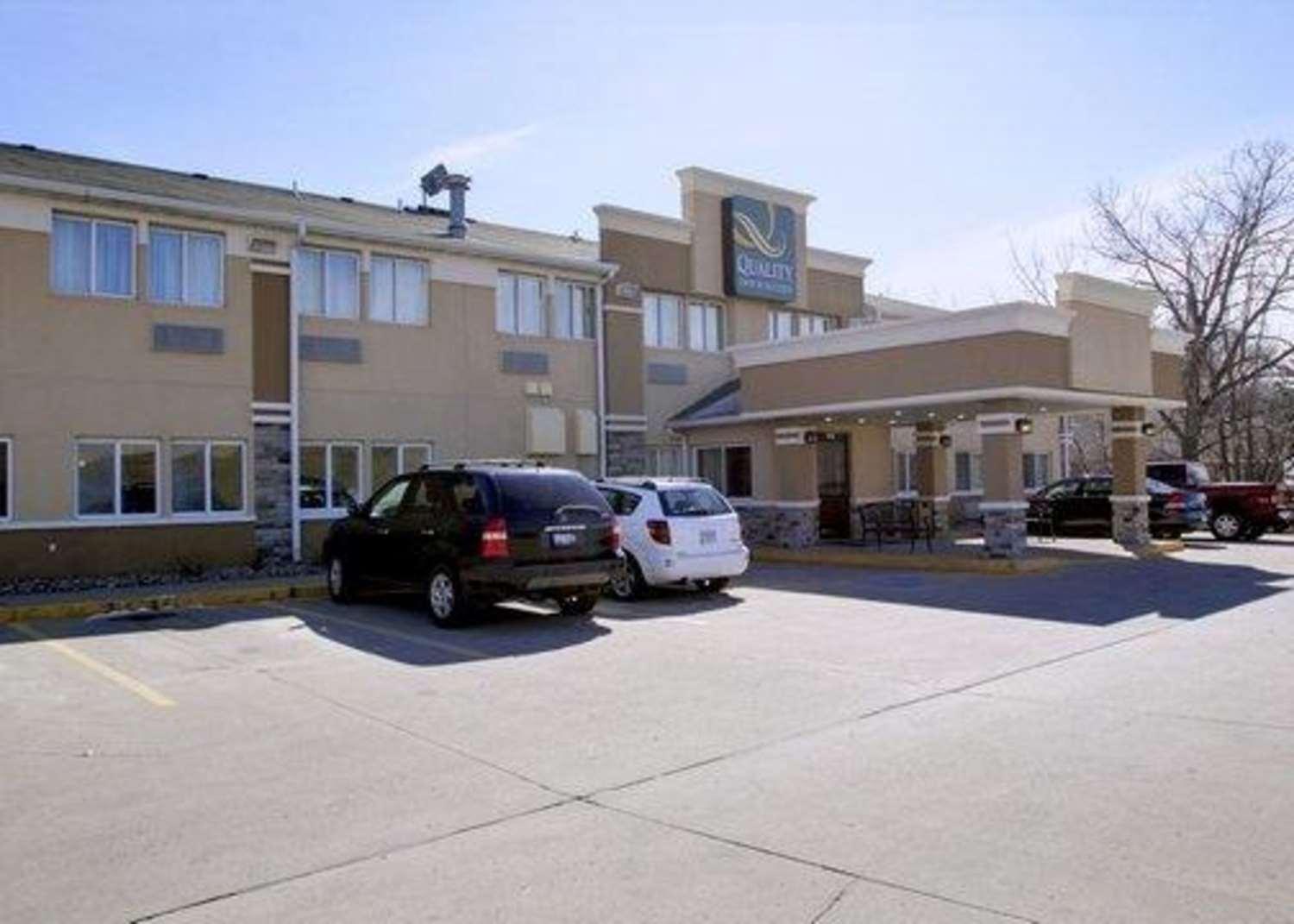 Vista Exterior Quality Inn & Suites Des Moines Airport