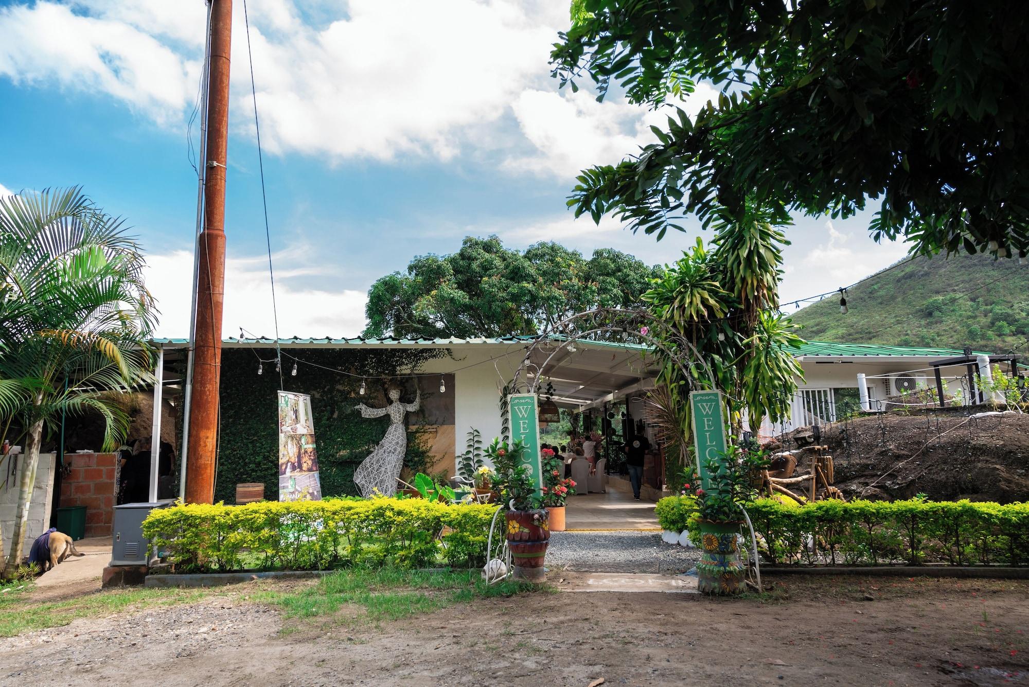 Vista Lobby BOSQUE EL DESCANSO