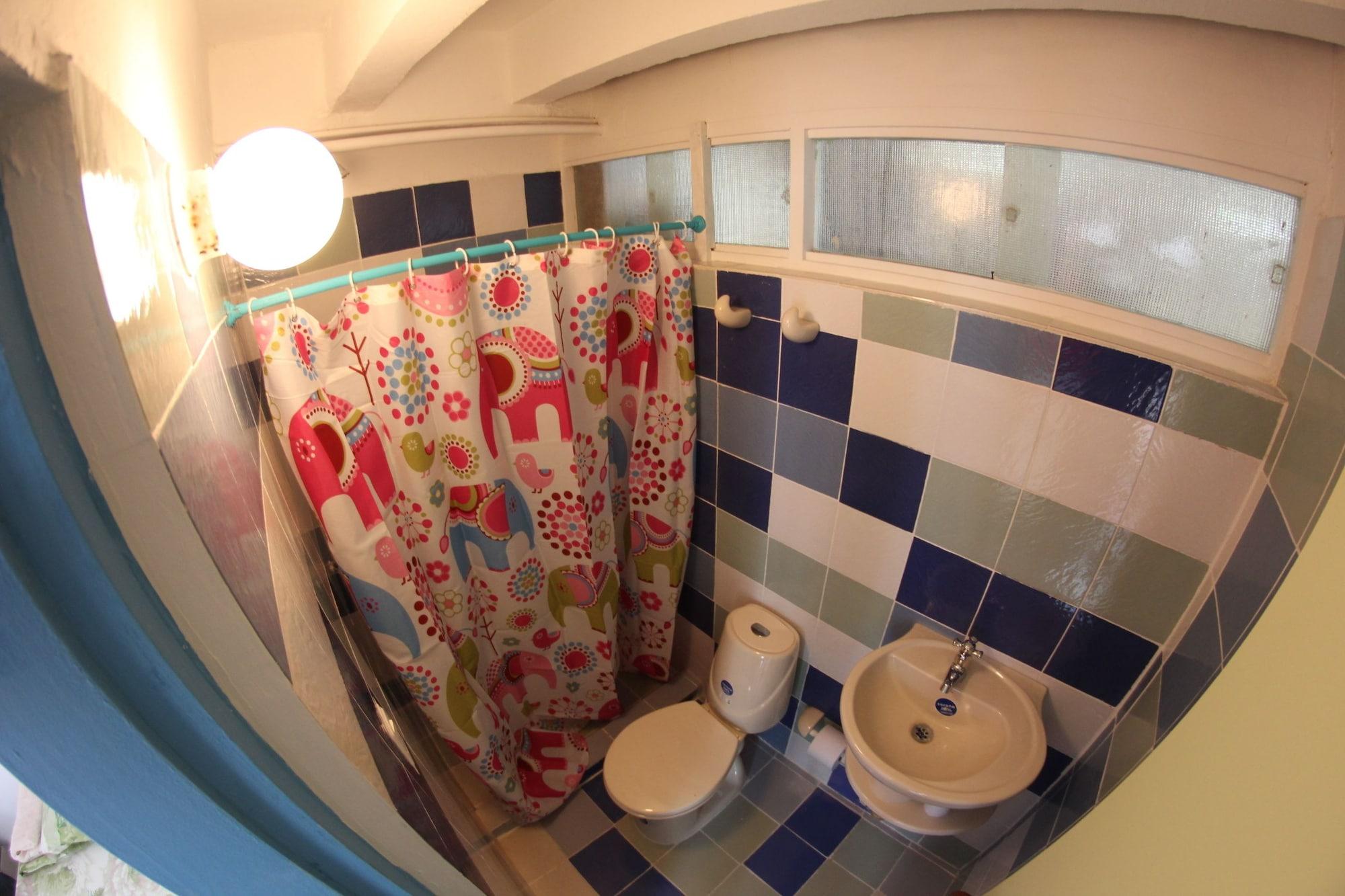 Equipamiento de Habitación Blue Almond Hostel San Andres