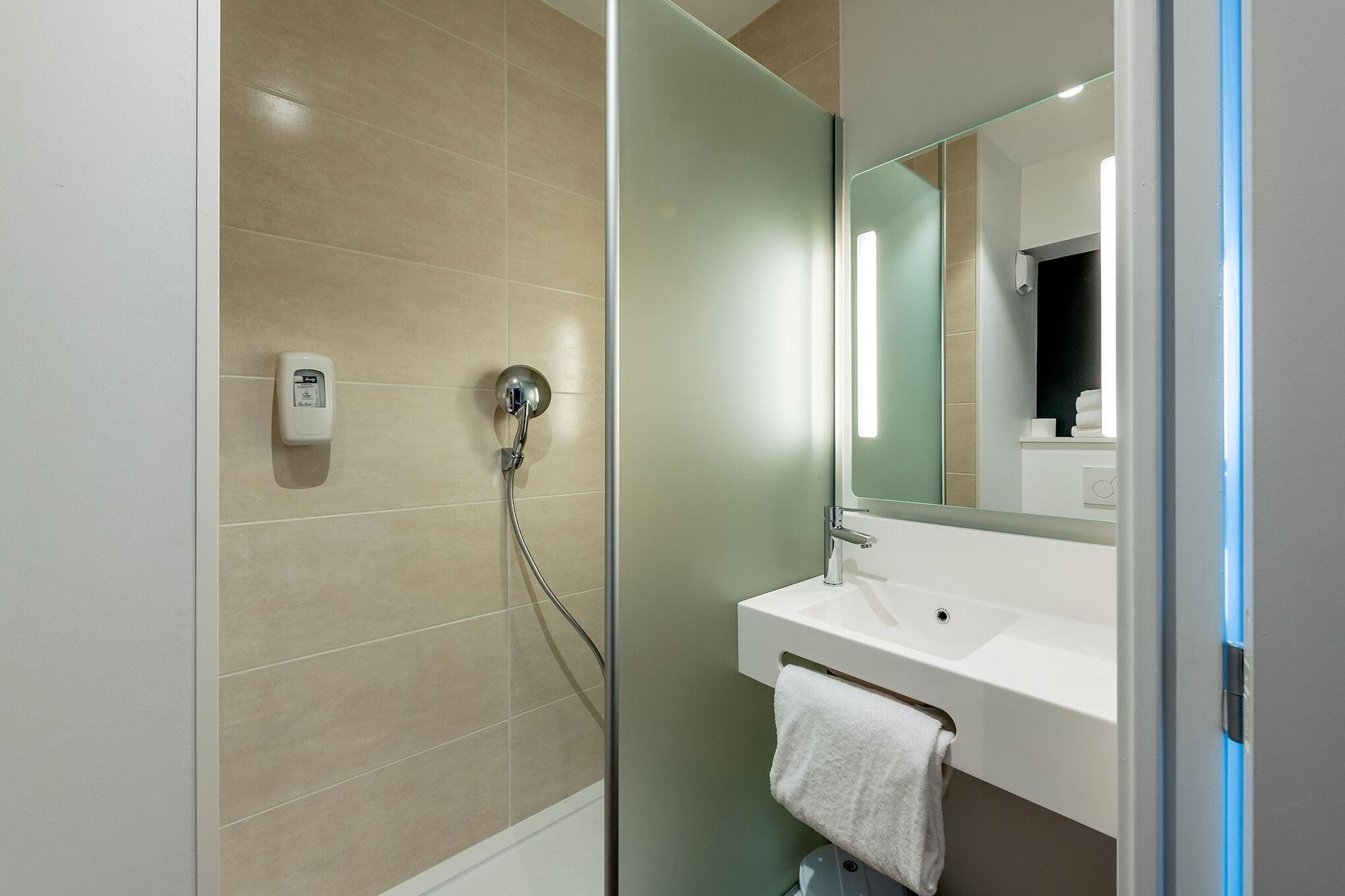 Equipamiento de Habitación B&B HOTEL Cluses Sud