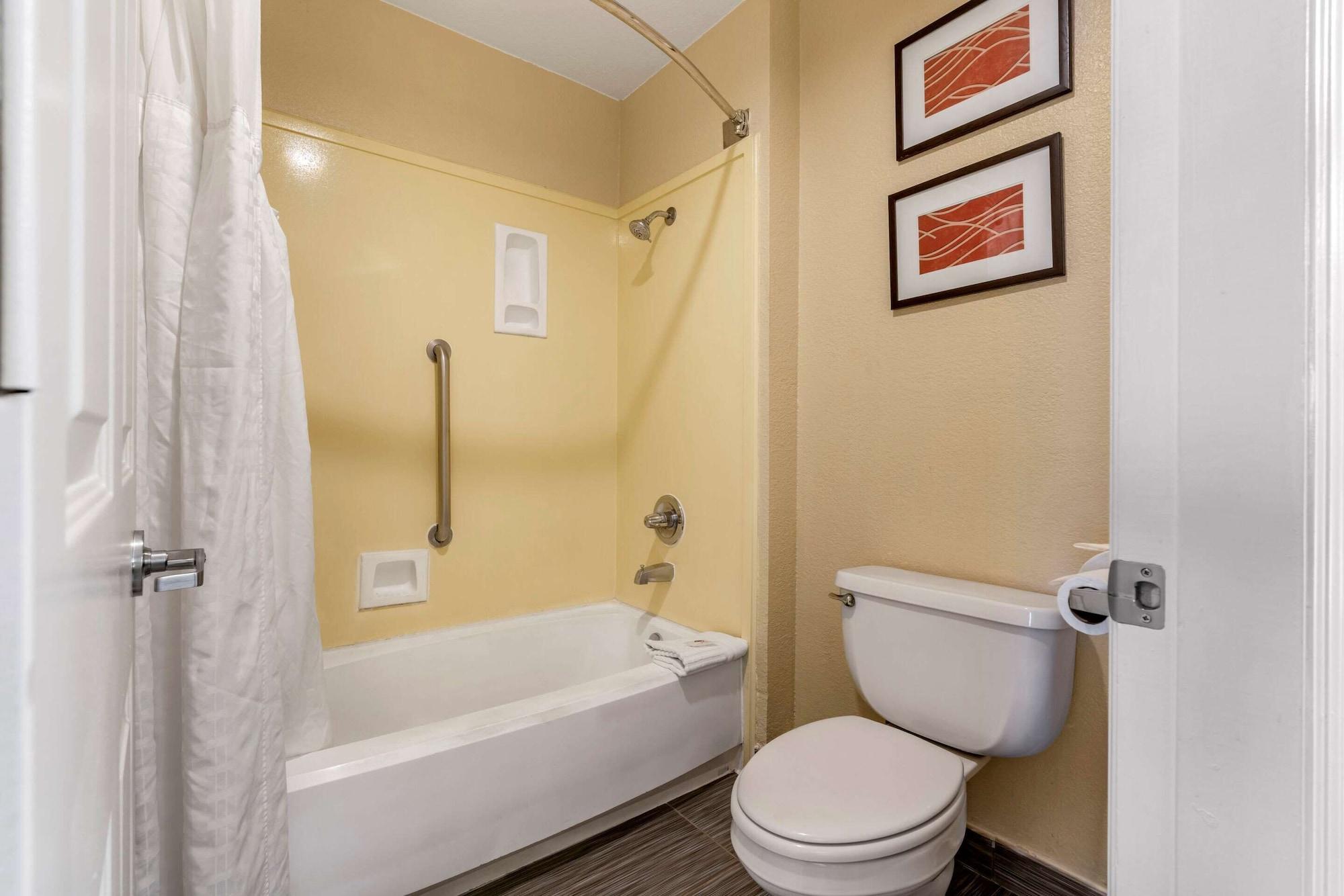 Equipamiento de Habitación Comfort Suites Red Bluff near I-5