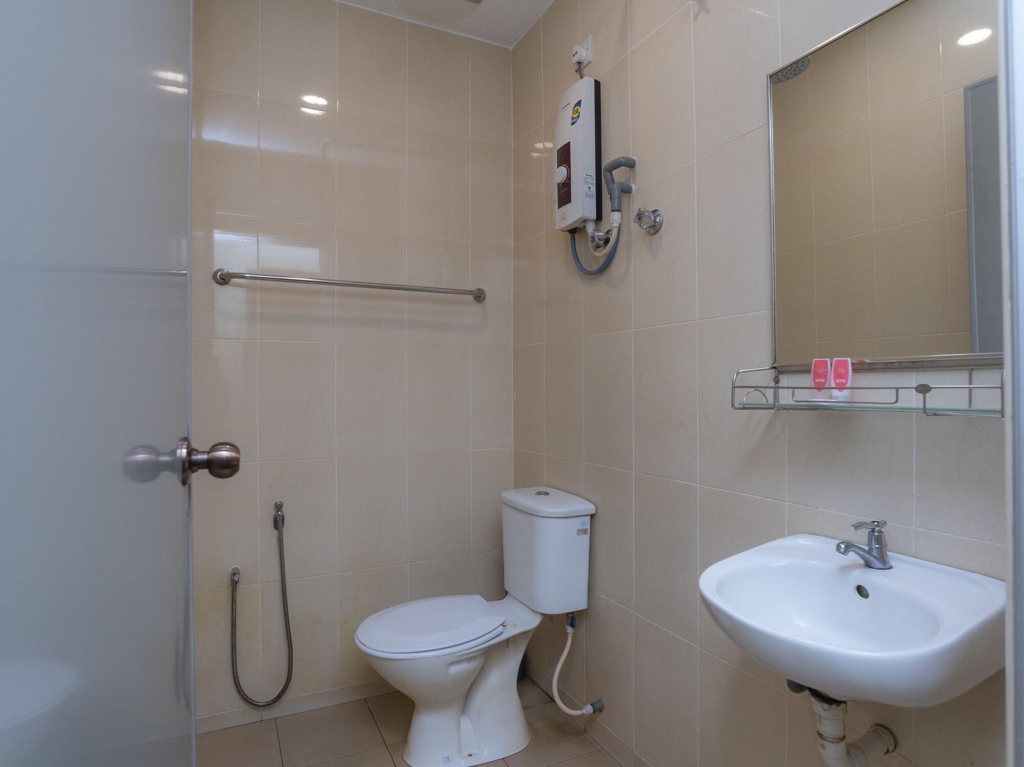 Equipamiento de Habitación OYO 44095 Bluewater Hotel 2