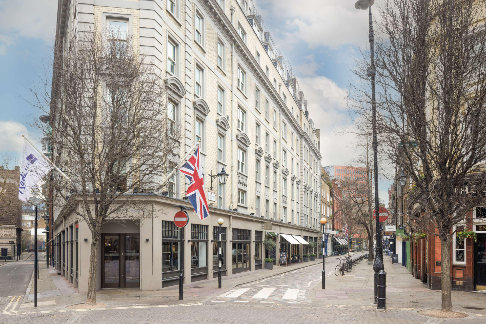 Vista Exterior Radisson Blu Hotel, London Mercer Street