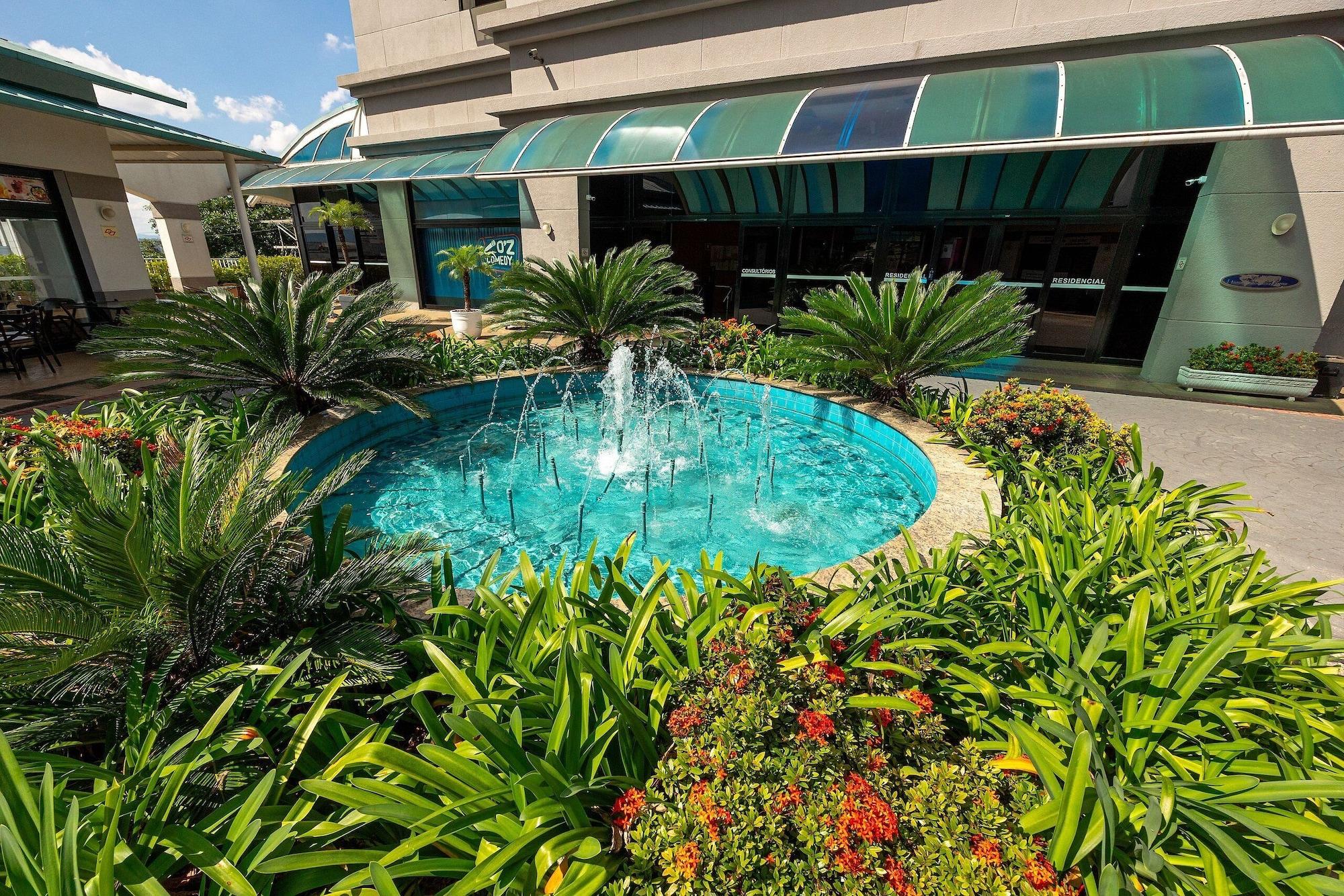 Vista Piscina Flat Osasco Trade