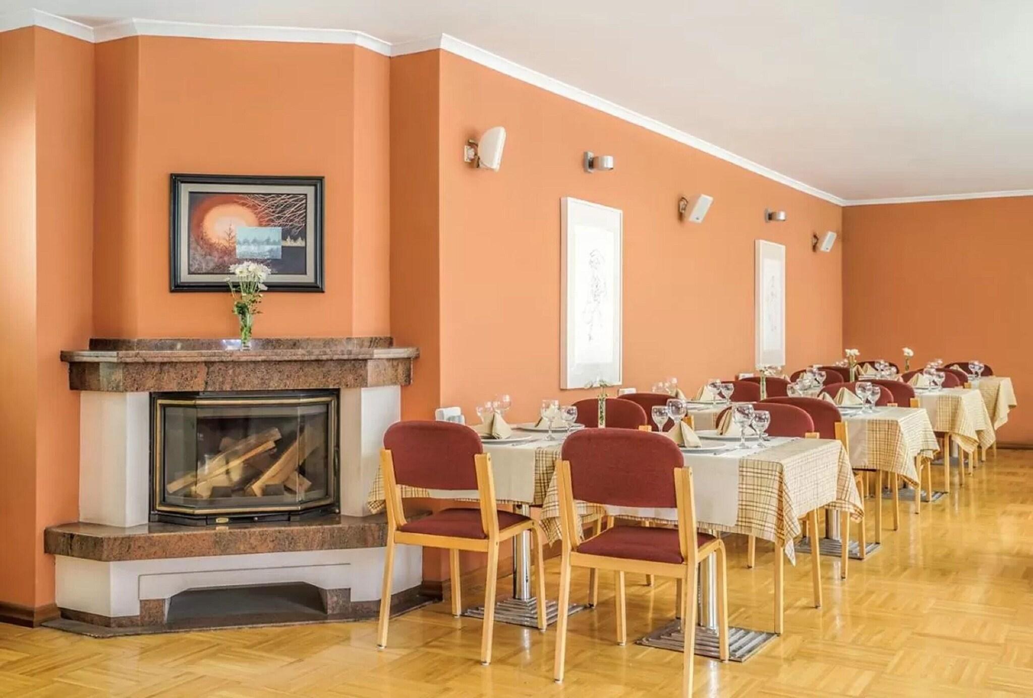 Bar/Salón Hotel Tunali