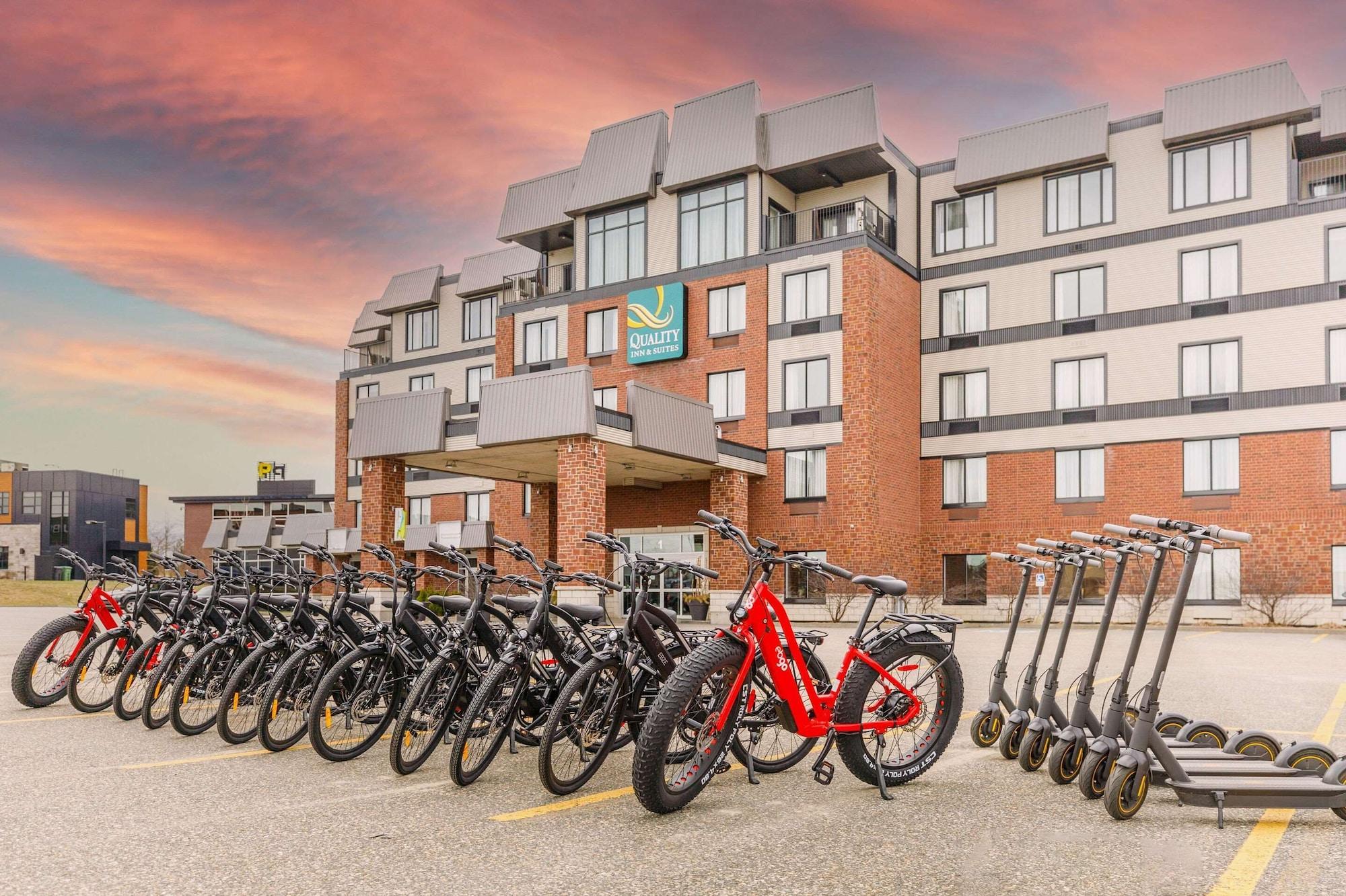 Vista Exterior Quality Inn & Suites Victoriaville