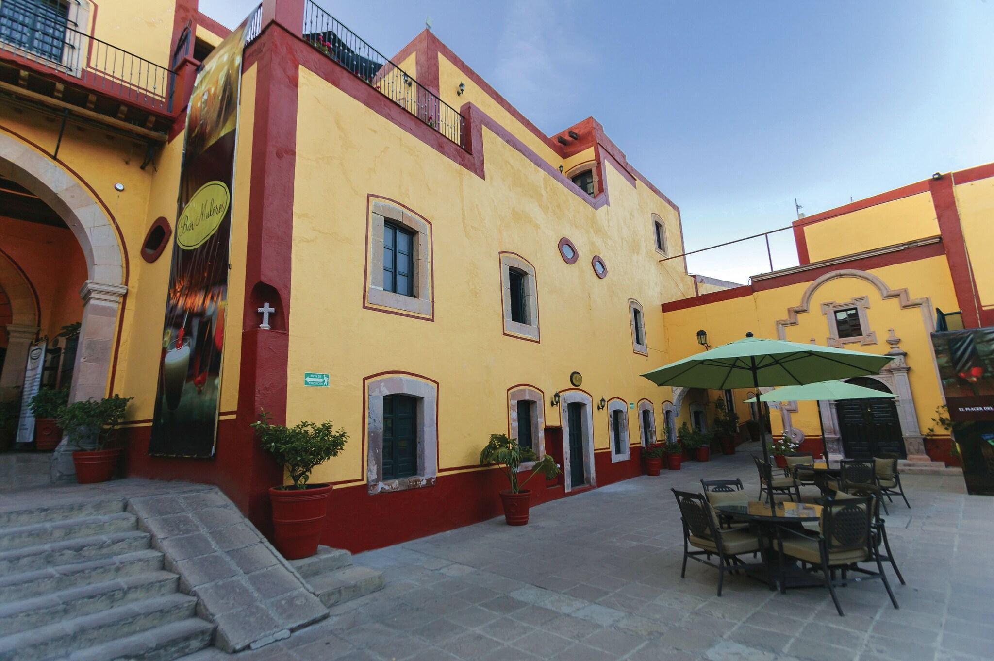 Varios Hotel Mesón de Jobito