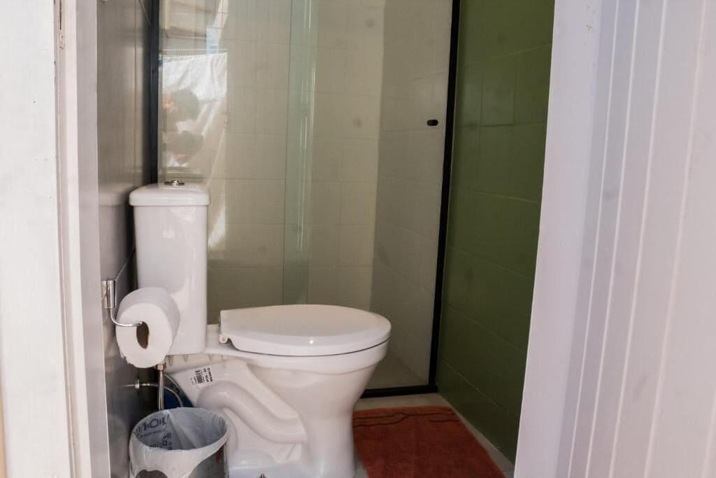 Equipamiento de Habitación Nomades beach - Adventure Hostels