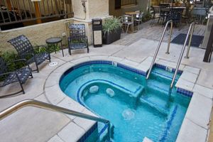 Alquiler Vacacional - Beverly Hills Vibe 1 BR Apt + Parking, Pool Access