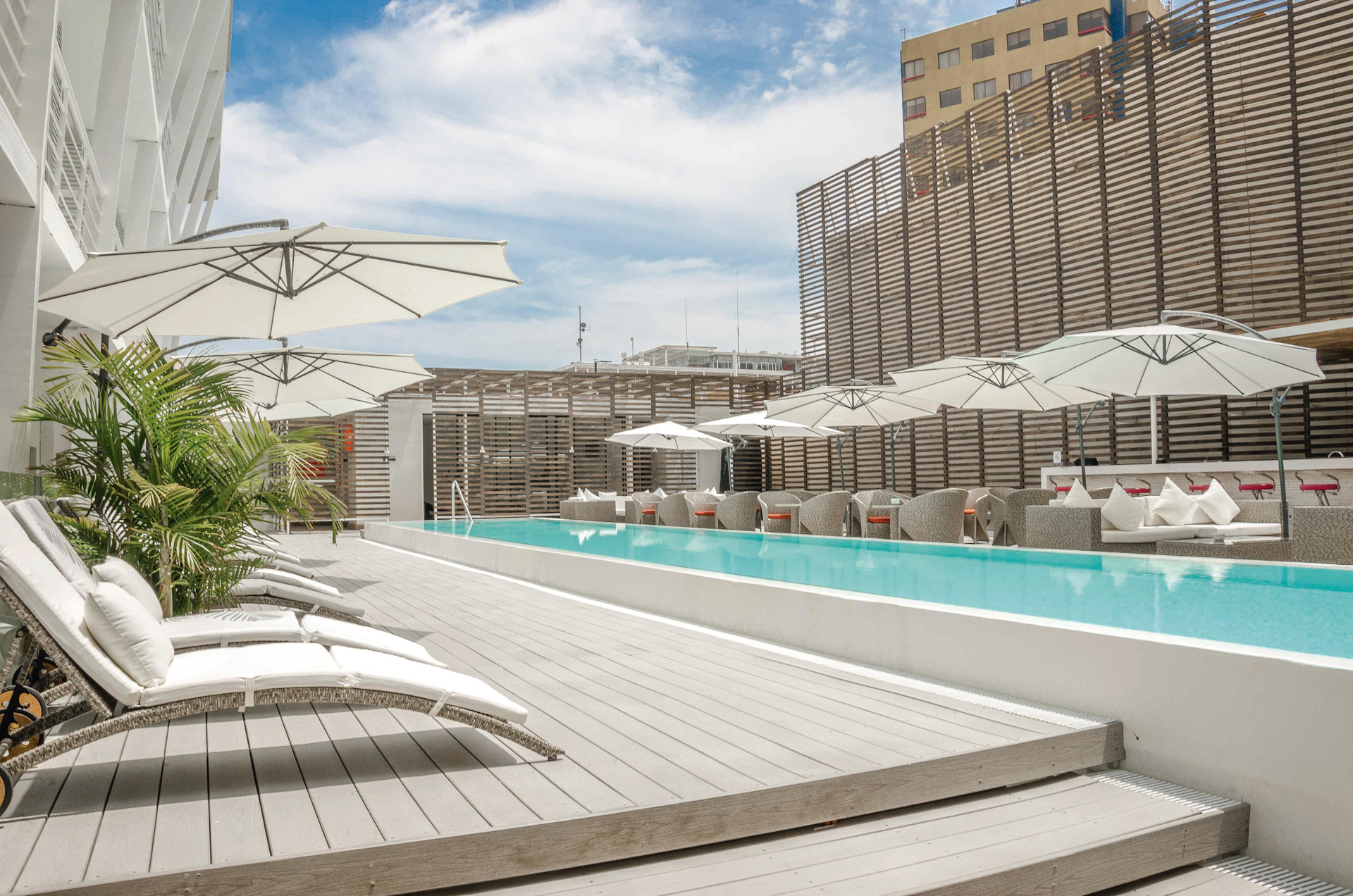 Vista da piscina Hotel Terrado Arturo Prat