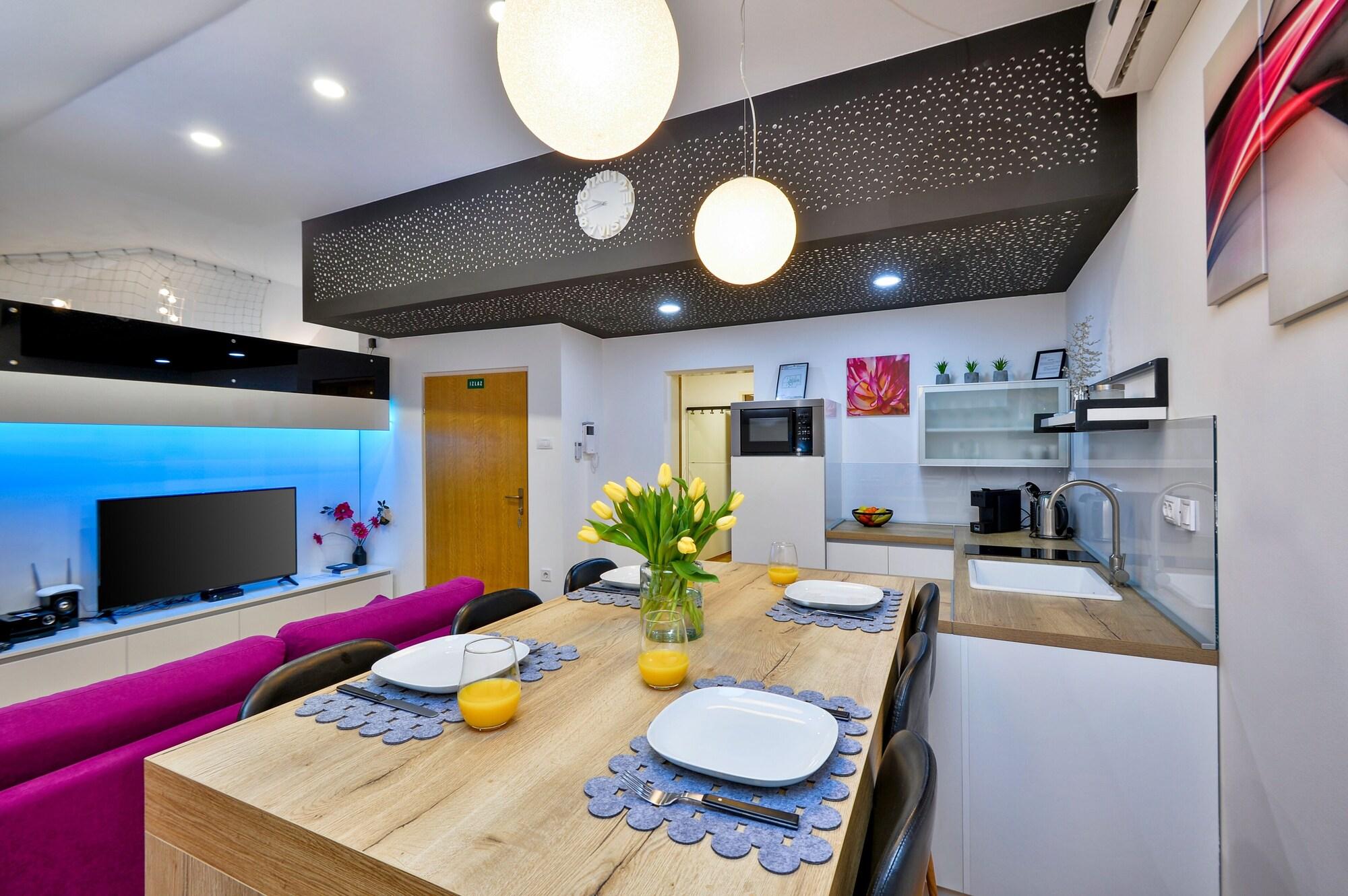 Equipamiento de Habitación Florek & Florica