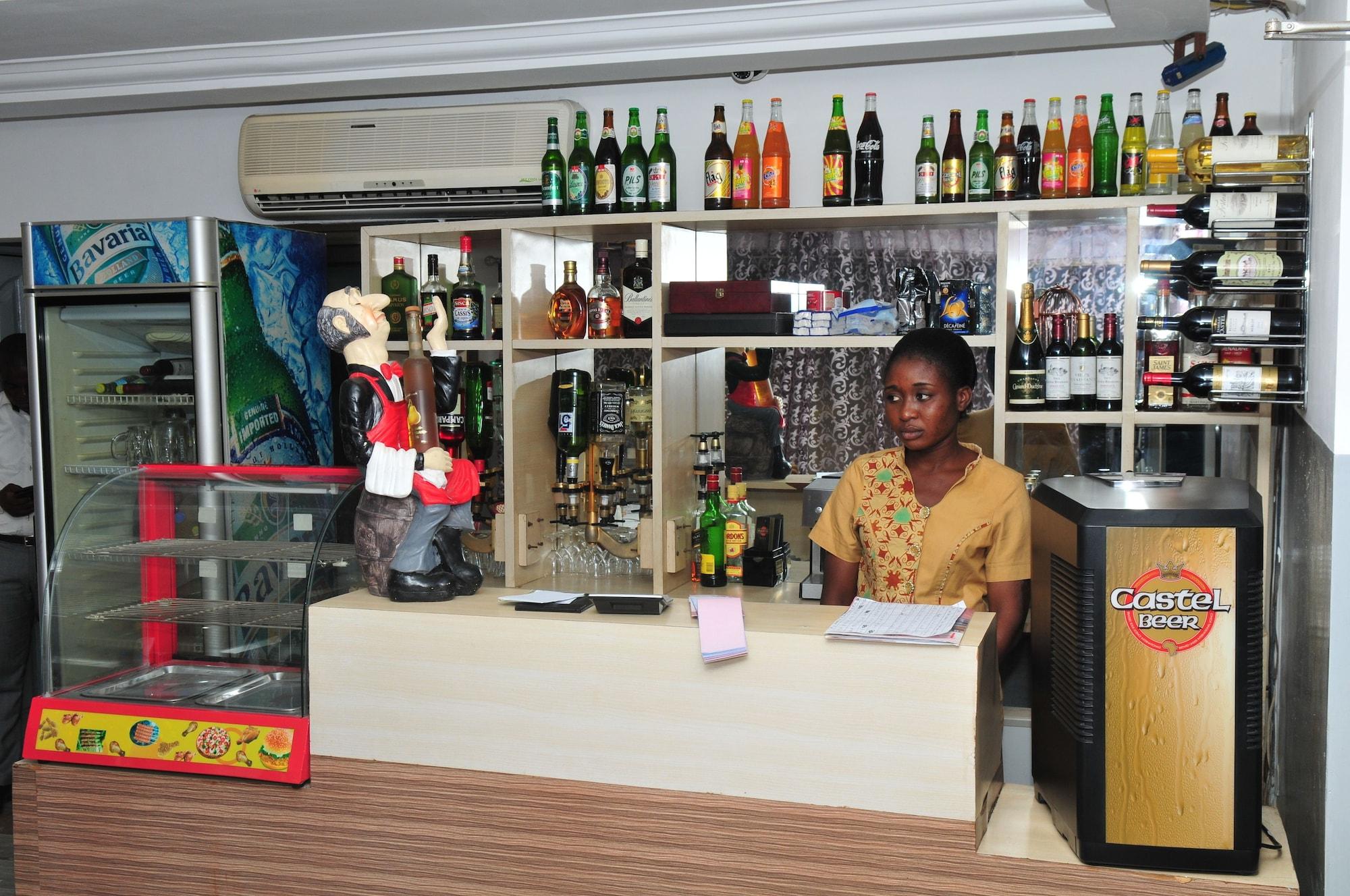 Bar/Salón Jess Hotel