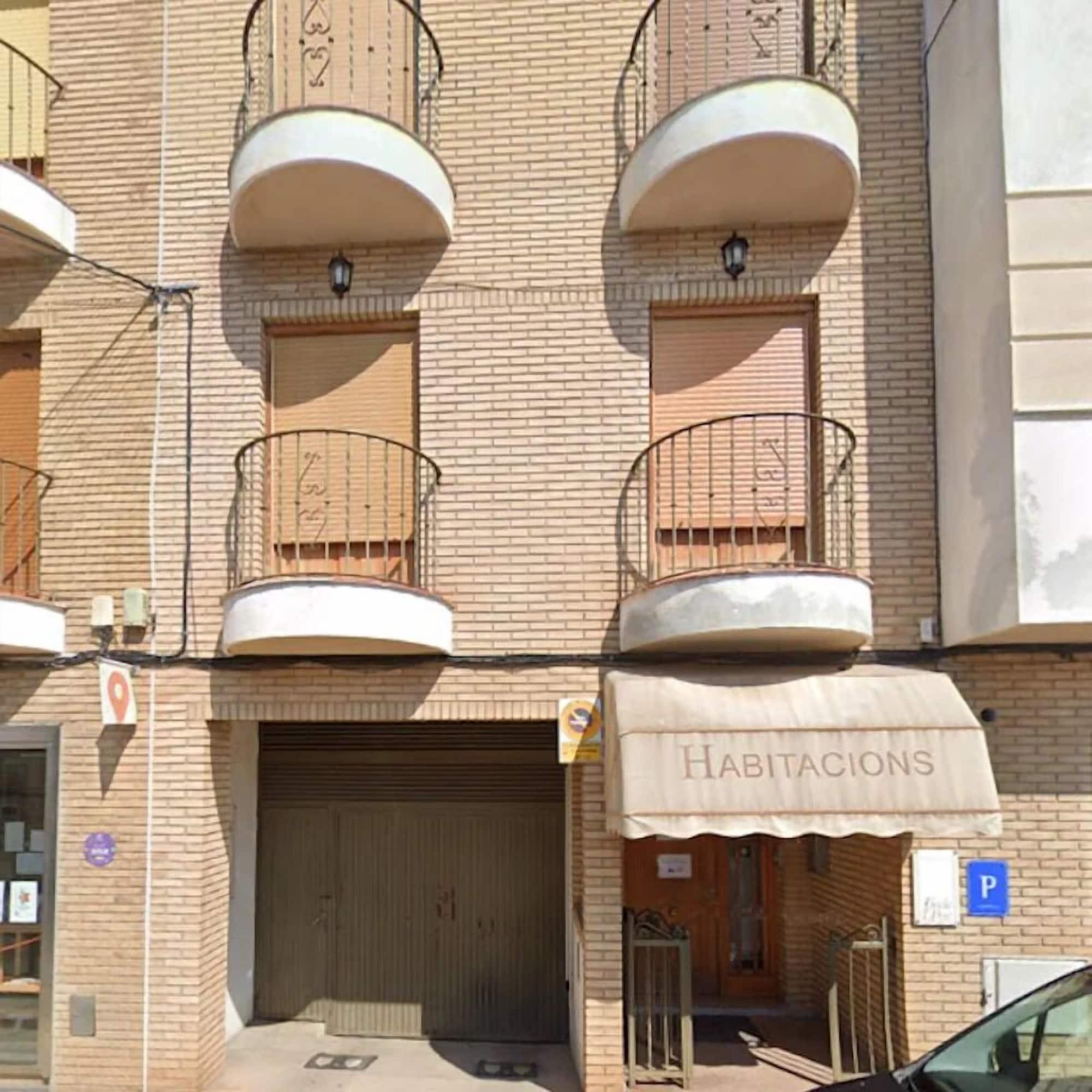 Vista Exterior L'Oncle Pere Habitacions