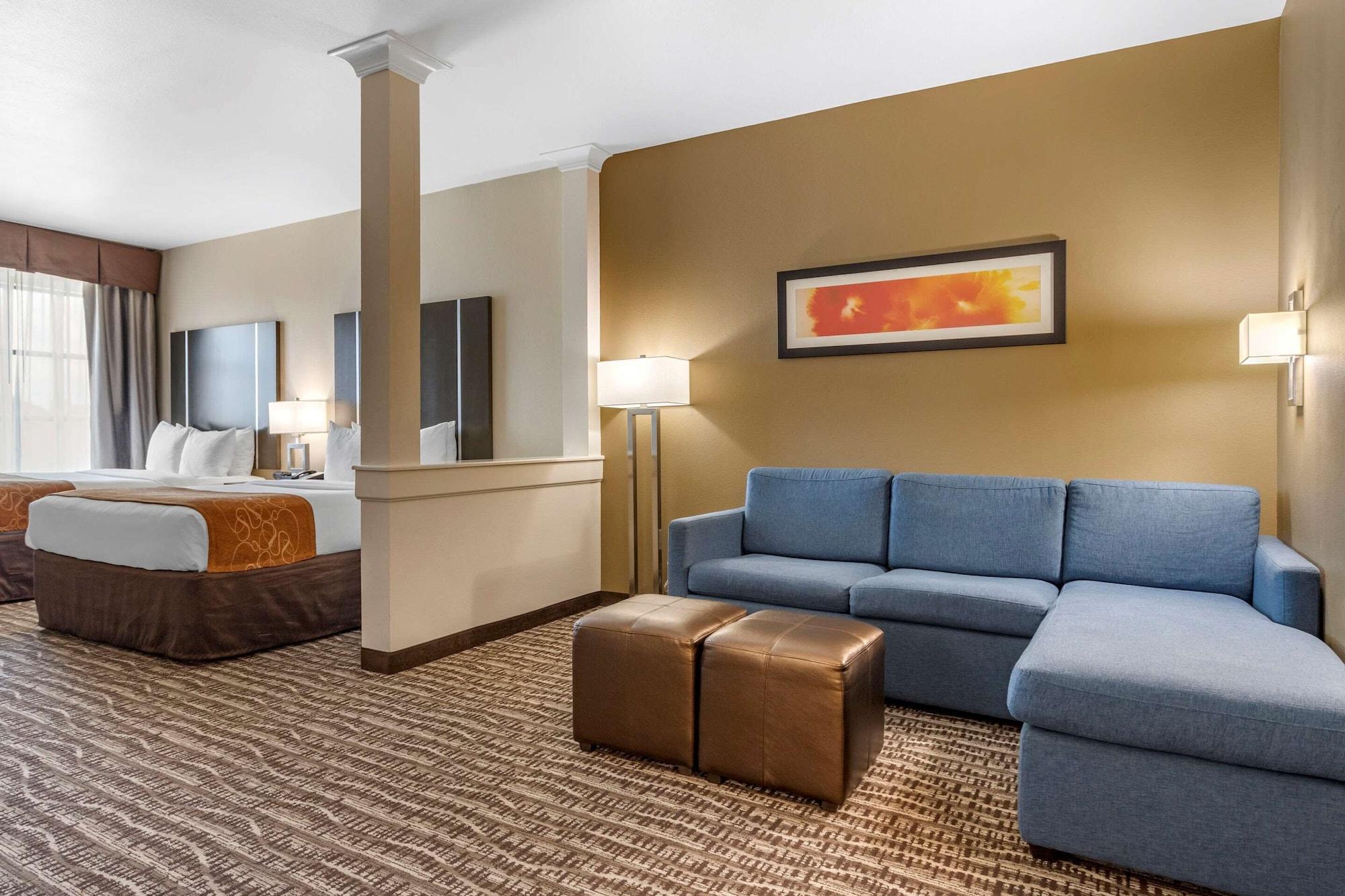 Habitación Comfort Suites Near Sam Houston Race Park
