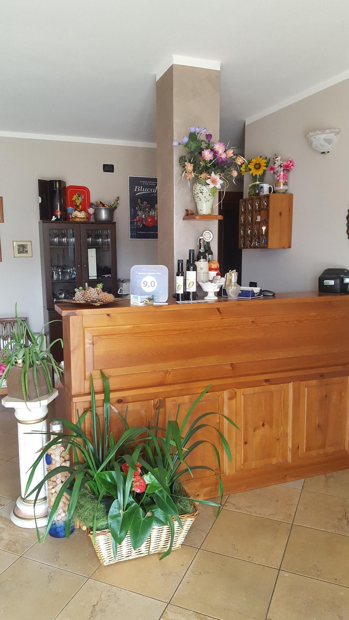 Vista Lobby Albergo Quattro Pini