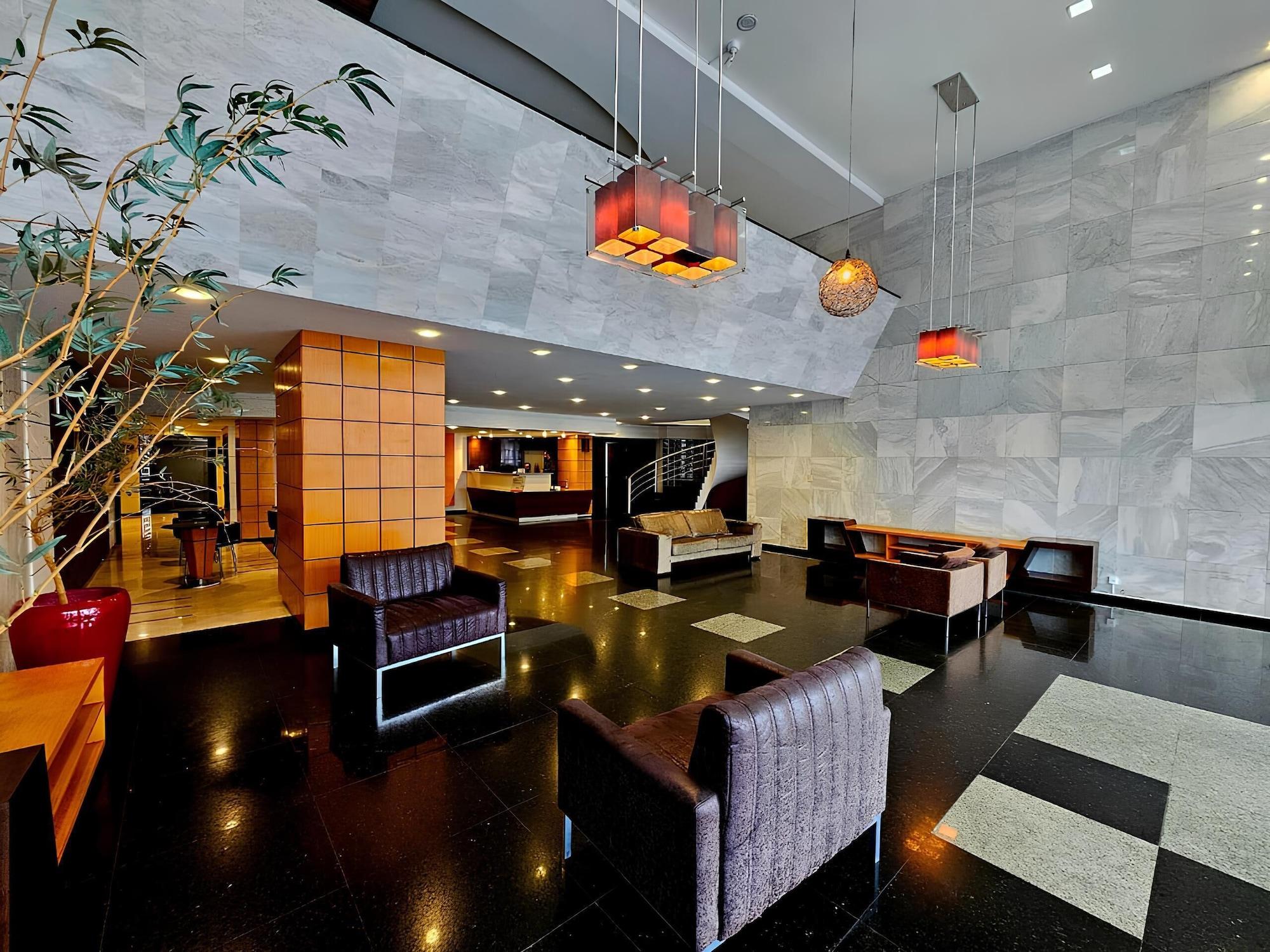 Vista Lobby Santoni Hotel Guarapuava