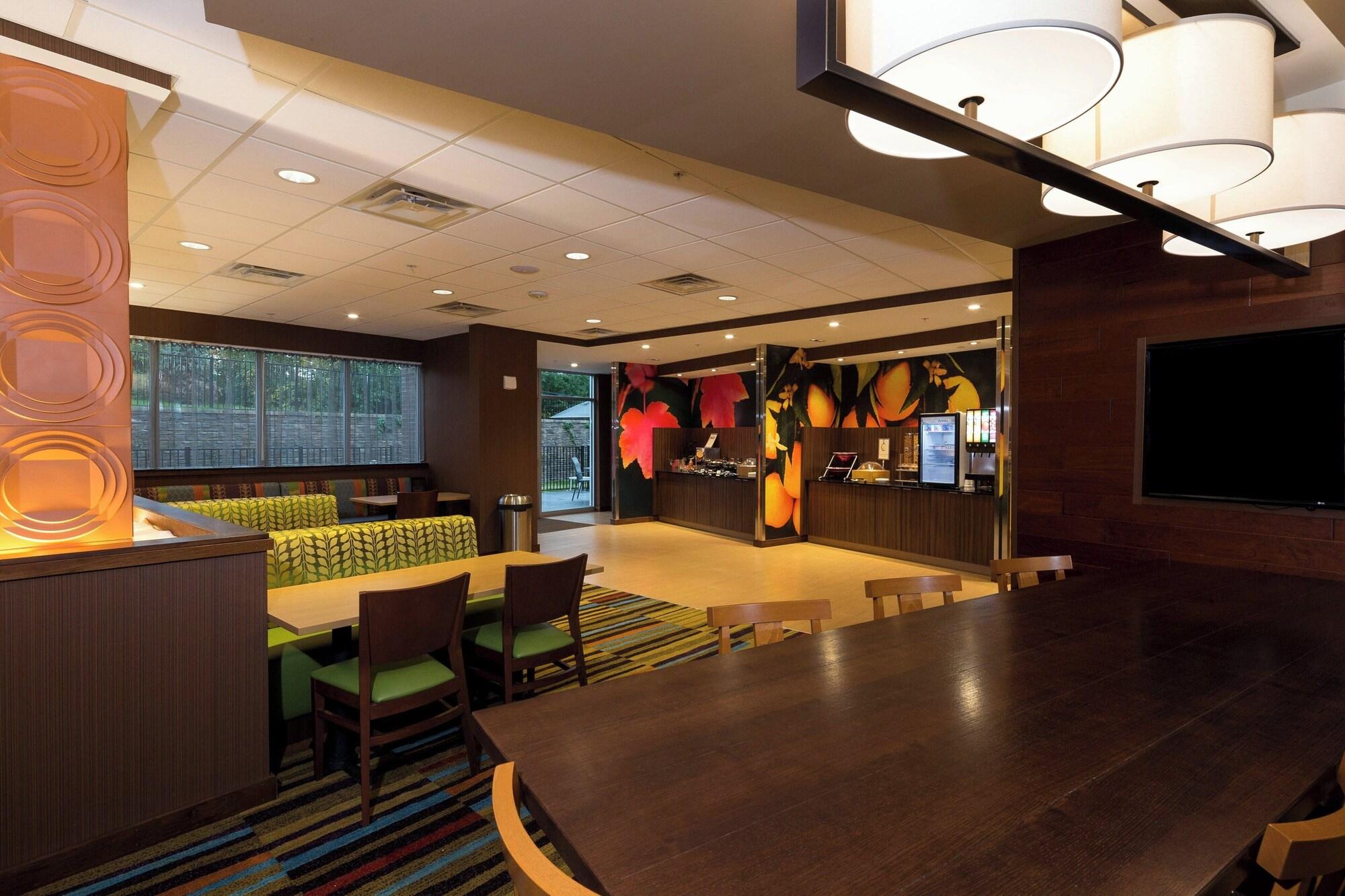 Restaurant Fairfield Inn & Suites by Marriott Detroit Chesterfield