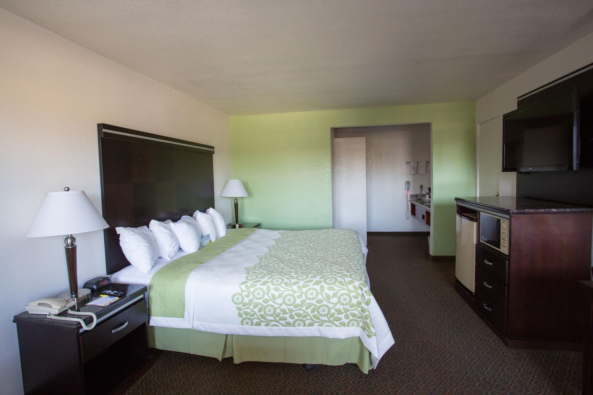 Habitación Days Inn by Wyndham Oceanside