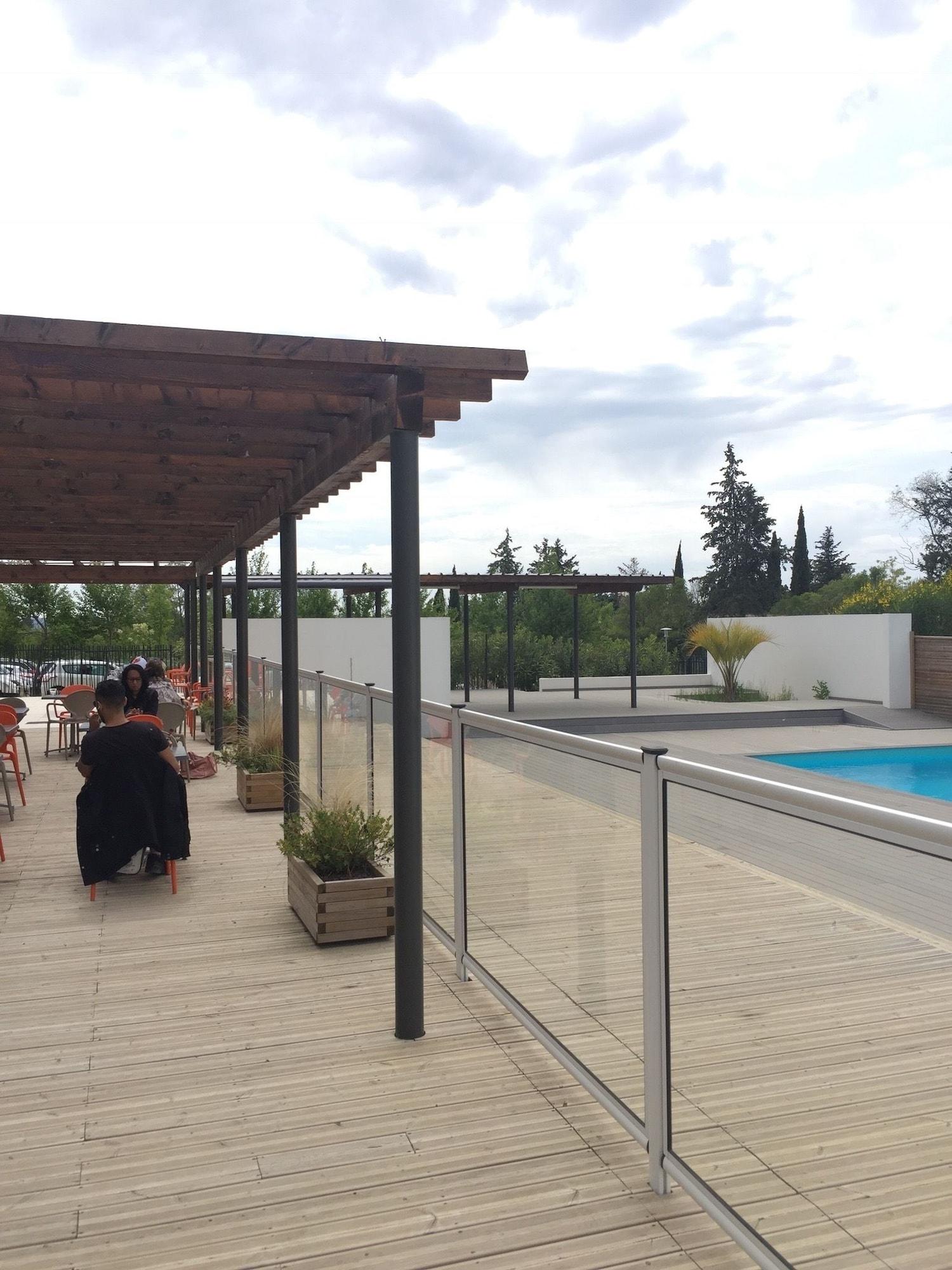 Vista Piscina Les Terrasses DAix