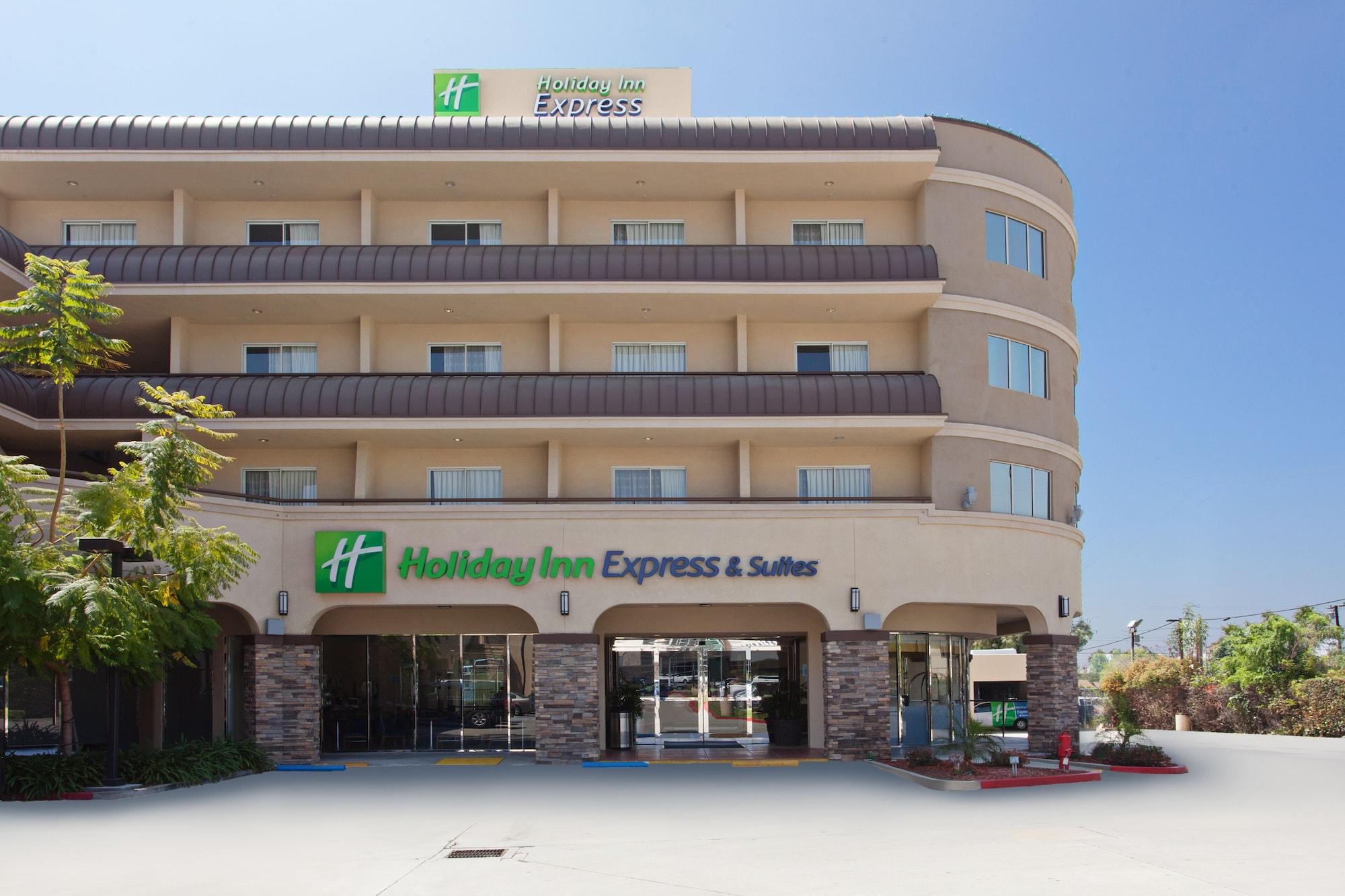 Vista Exterior Holiday Inn Express & Suites Pasadena - Los Angeles by IHG