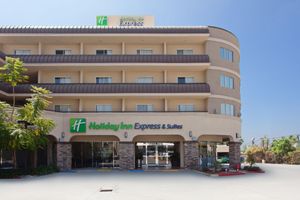 Alojamiento - Holiday Inn Express & Suites Pasadena - Los Angeles by IHG