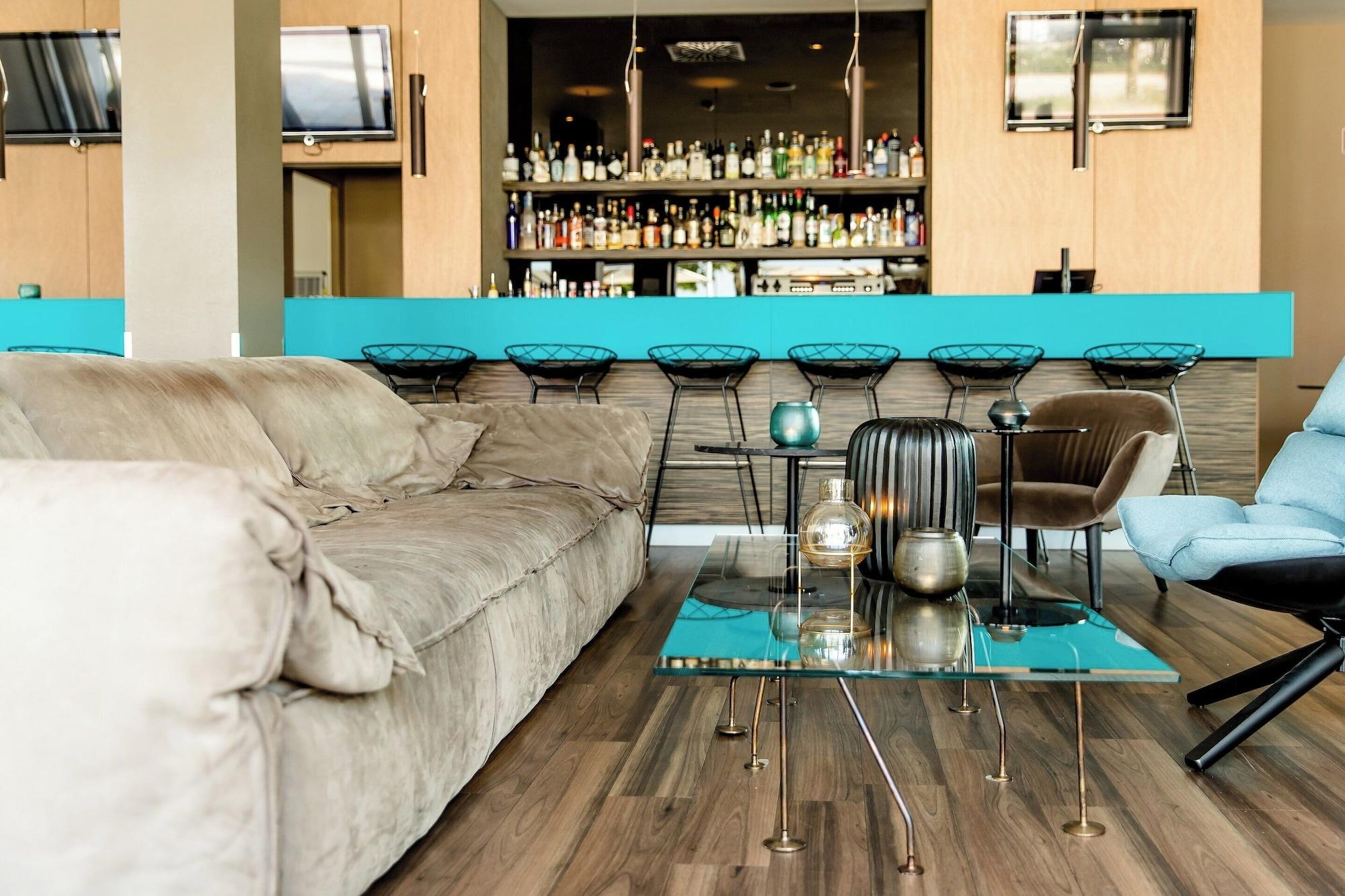 Bar/Salón Motel One München-Garching