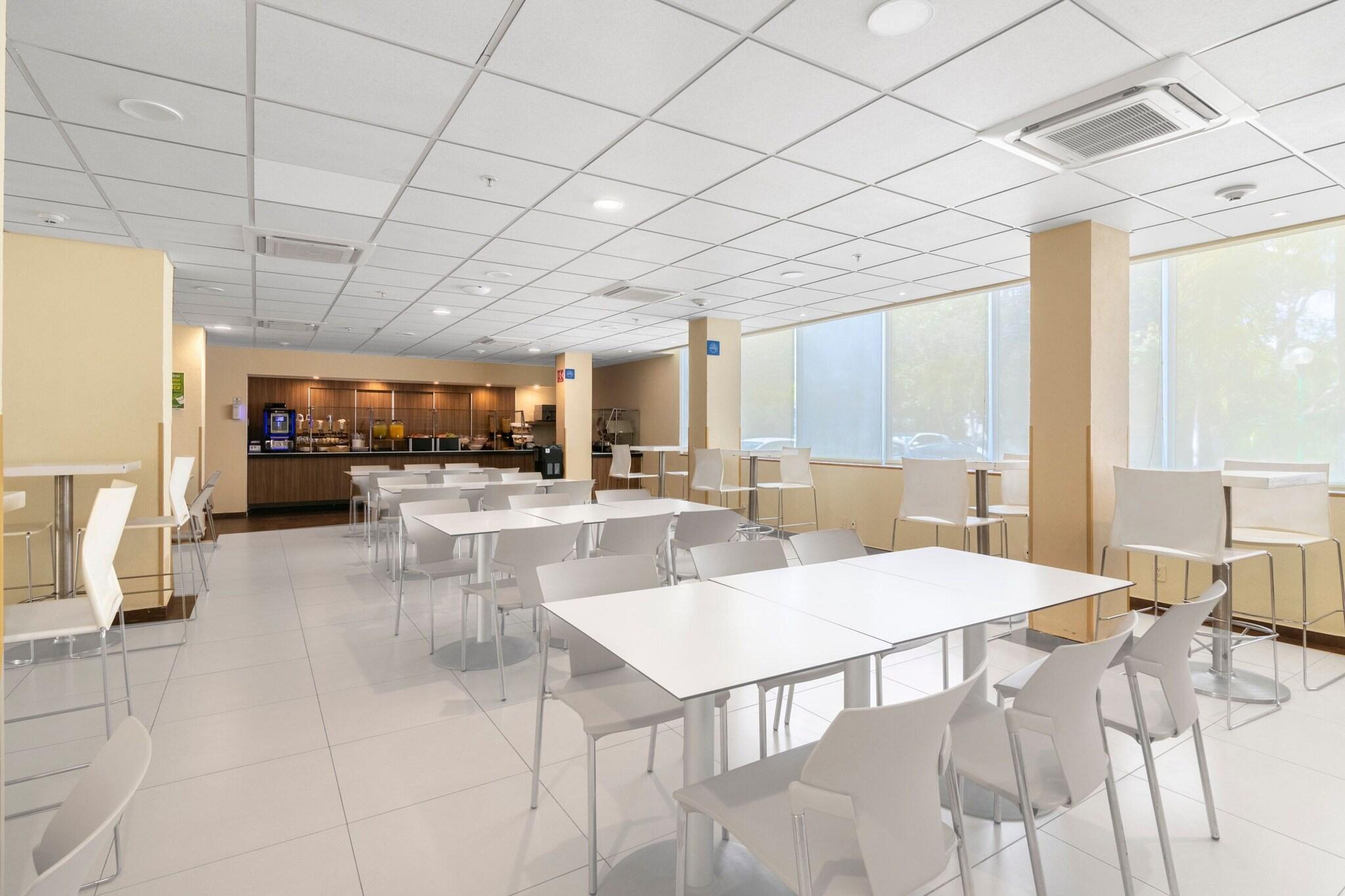 Restaurant City Express by Marriott Ciudad del Carmen