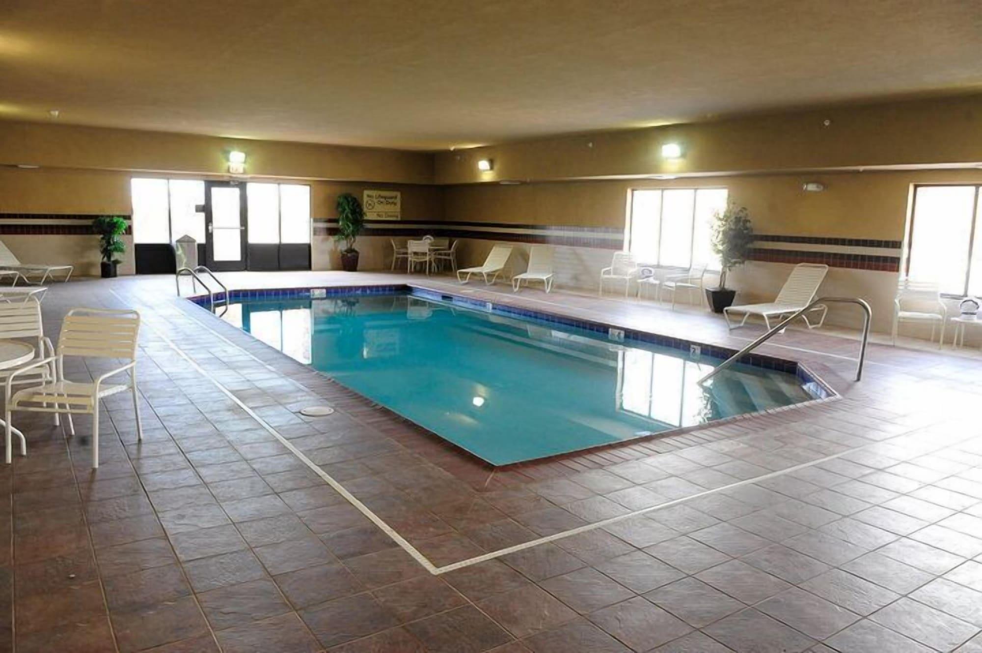 Vista Piscina Hampton Inn & Suites Craig