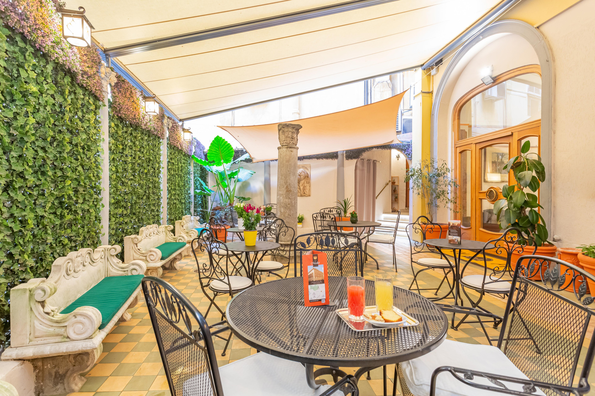 Varios Hotel Medici