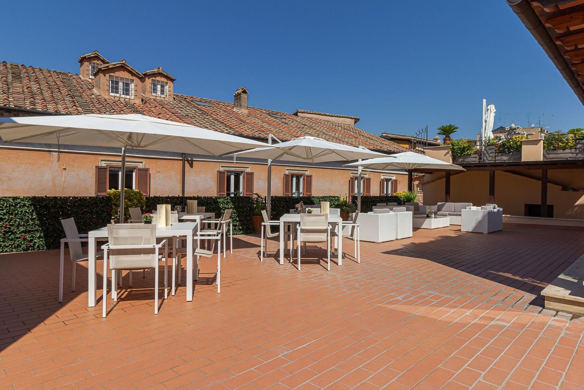 Vista Exterior Harry's Bar Trevi Hotel & Restaurant