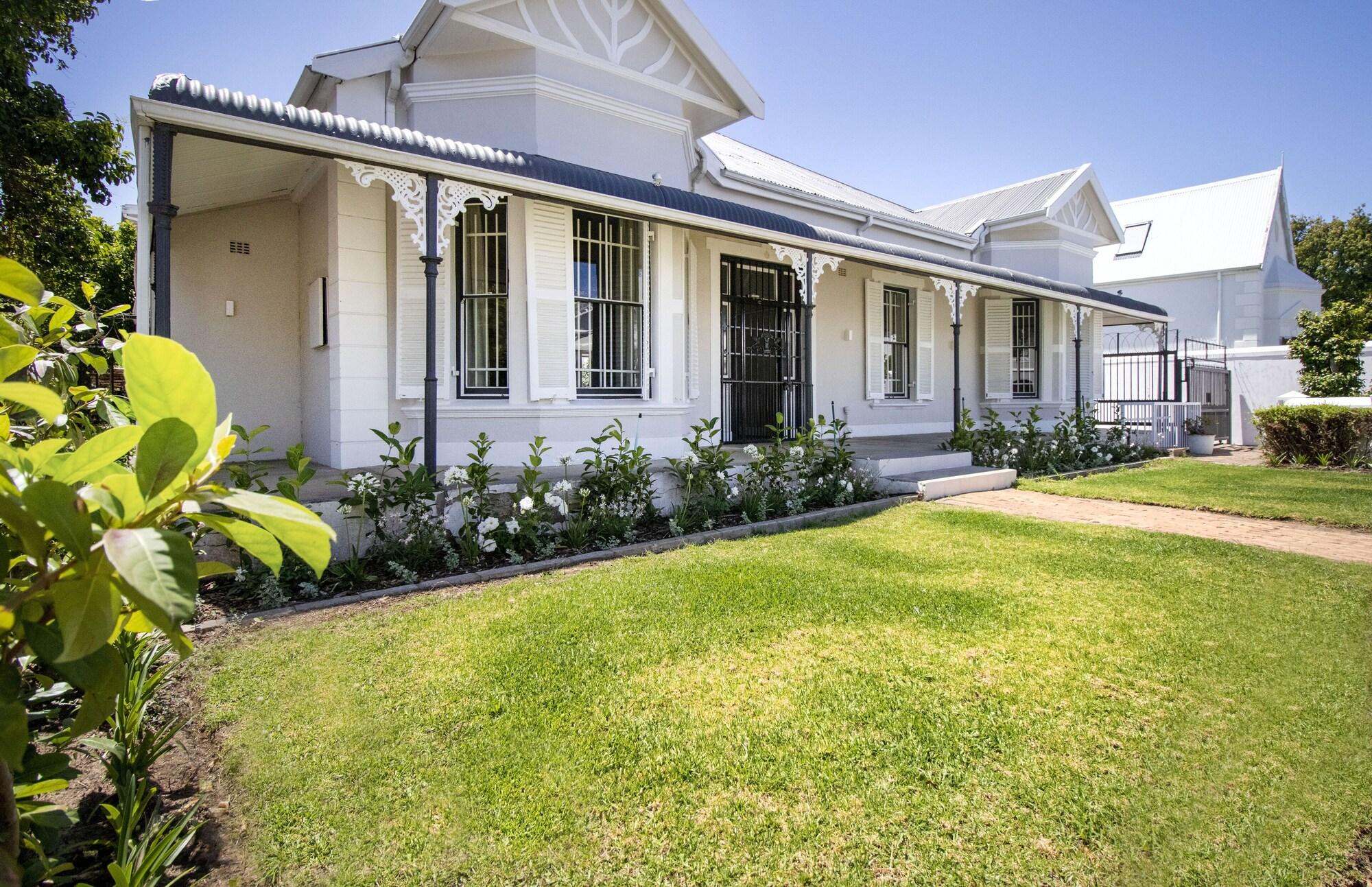 Vista Exterior Middedorp Villa and Apartments