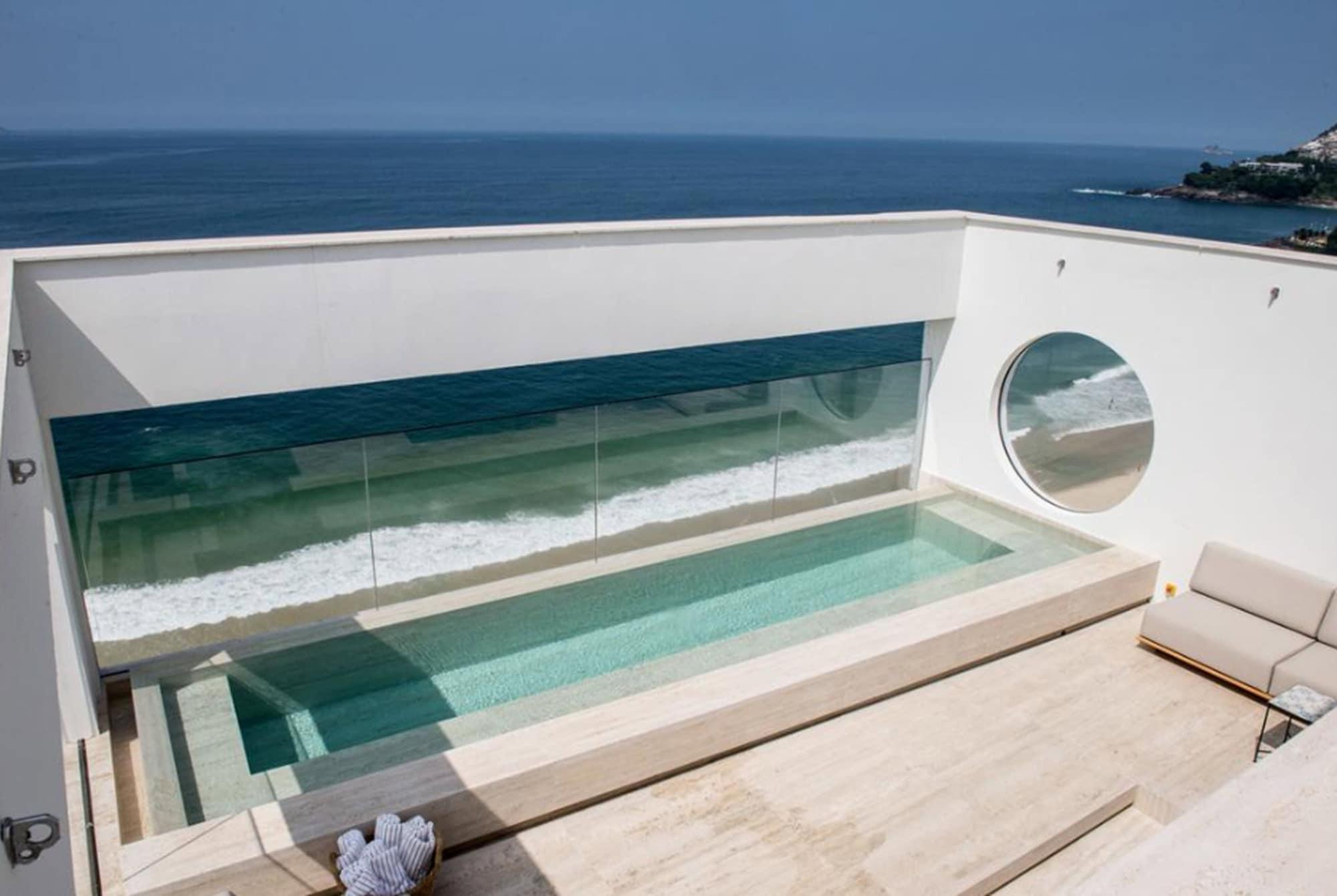 Vista Piscina JANEIRO Hotel
