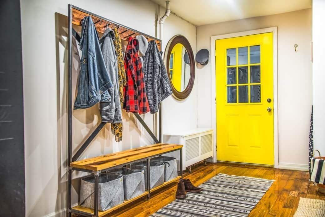 Vista Lobby Yellow Block BnB