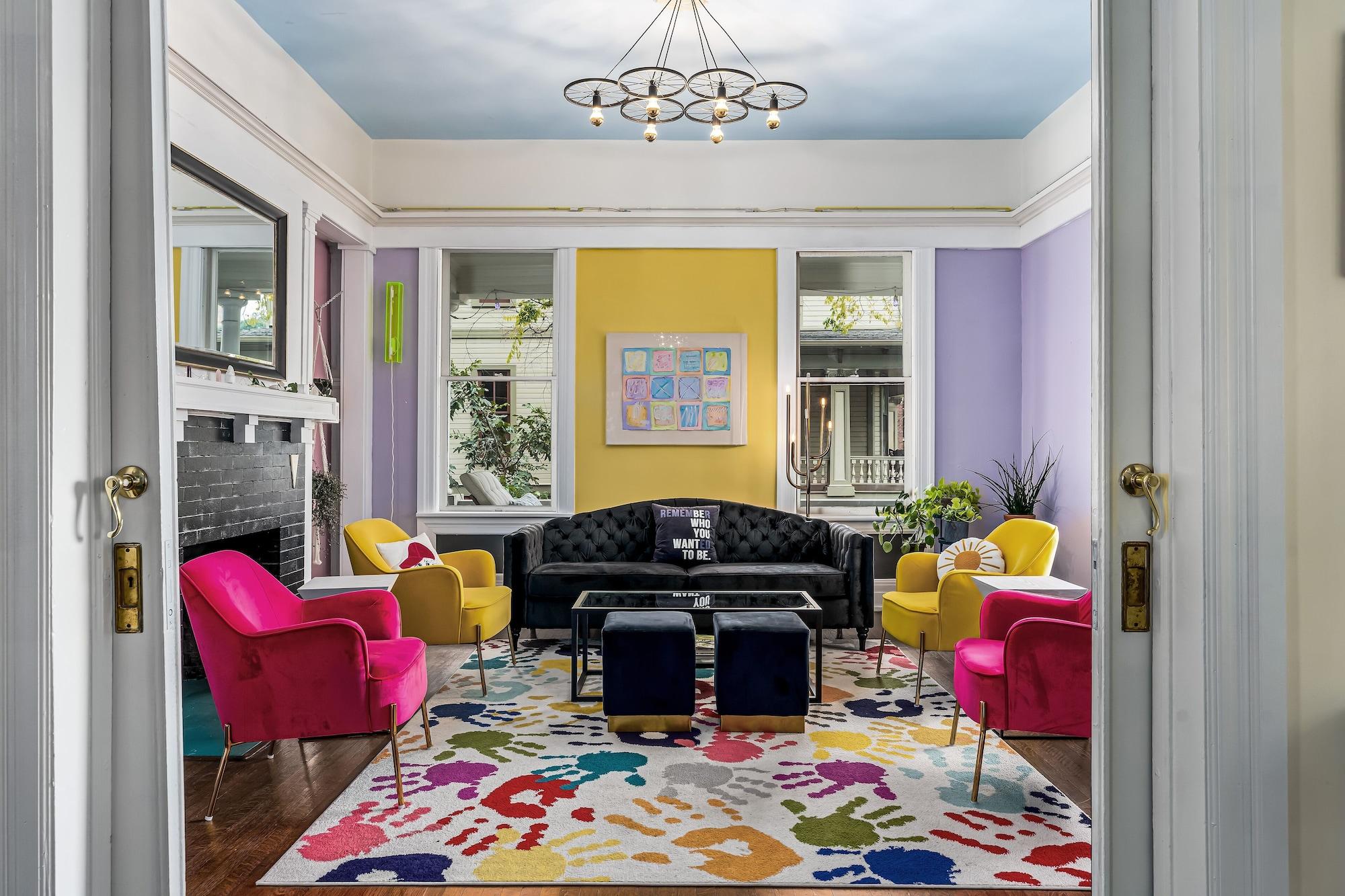 Vista Lobby Tree House