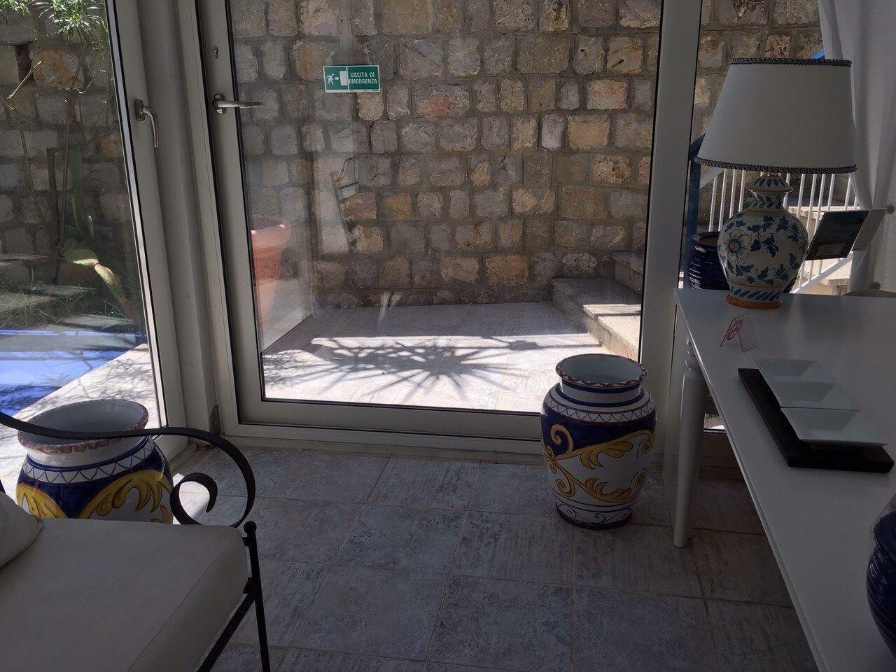 Vista Lobby Blue Island Villa Caterina