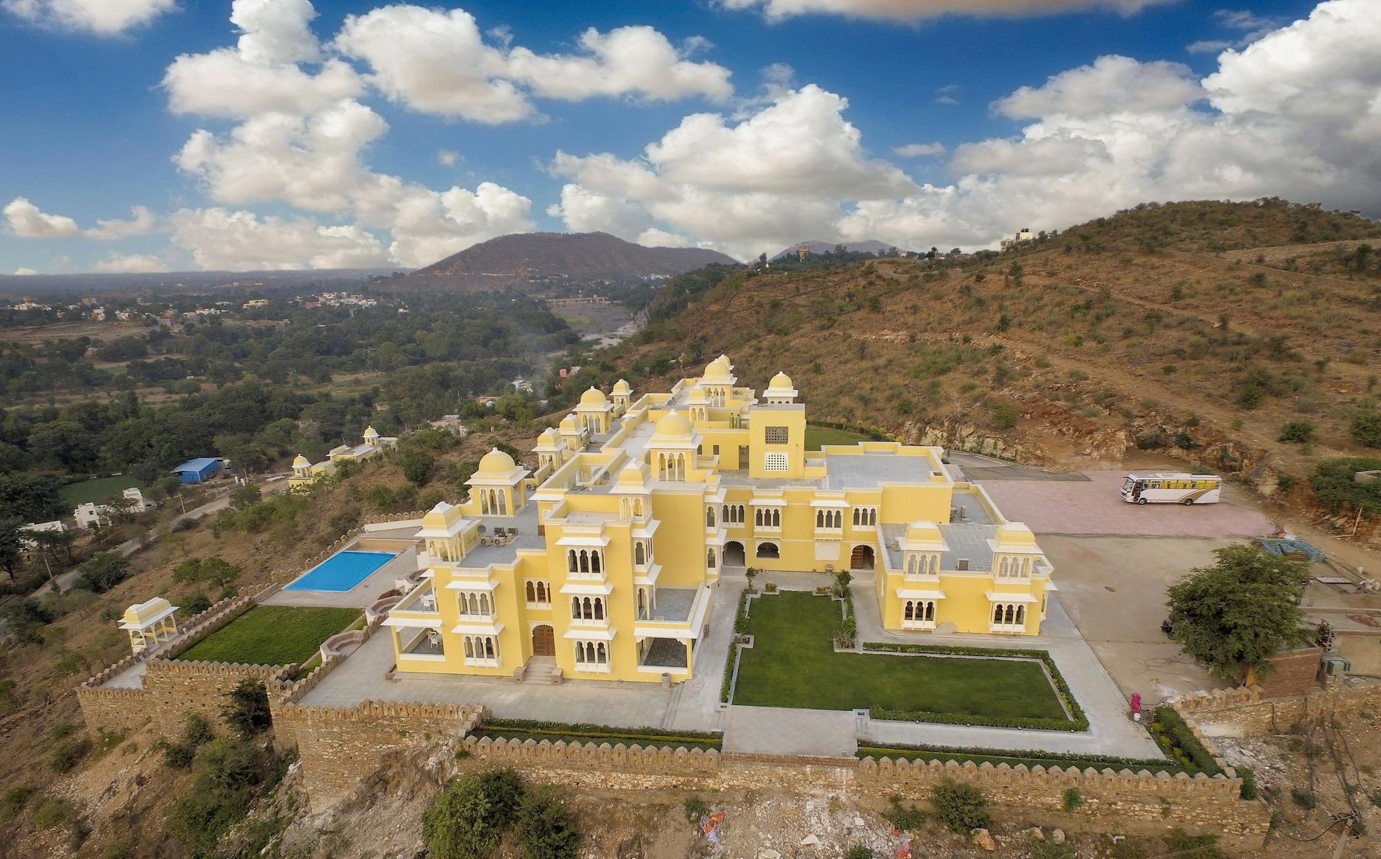Varios juSTa Brij Bhoomi Nathdwara