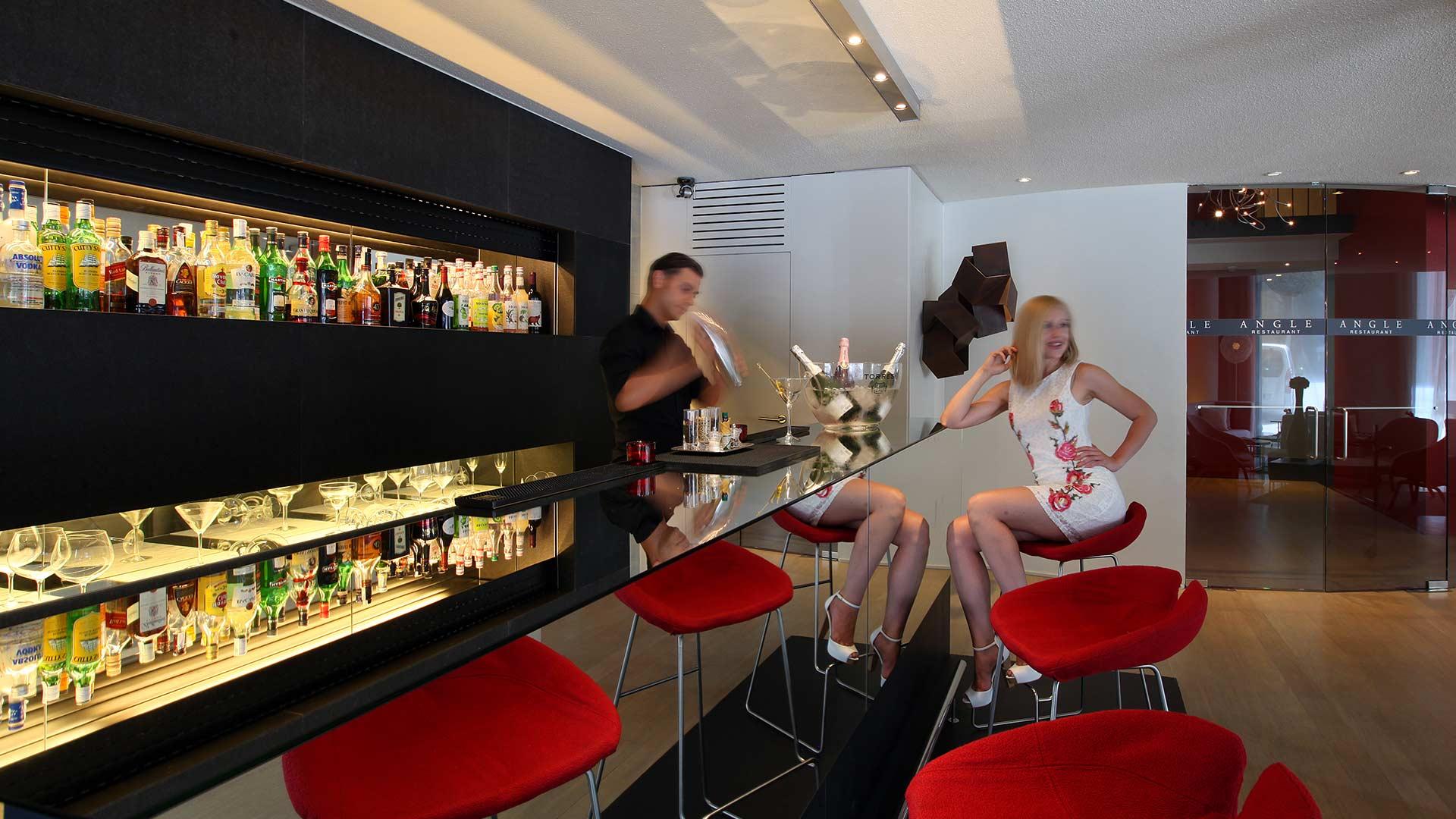 Bar/Salón Cram