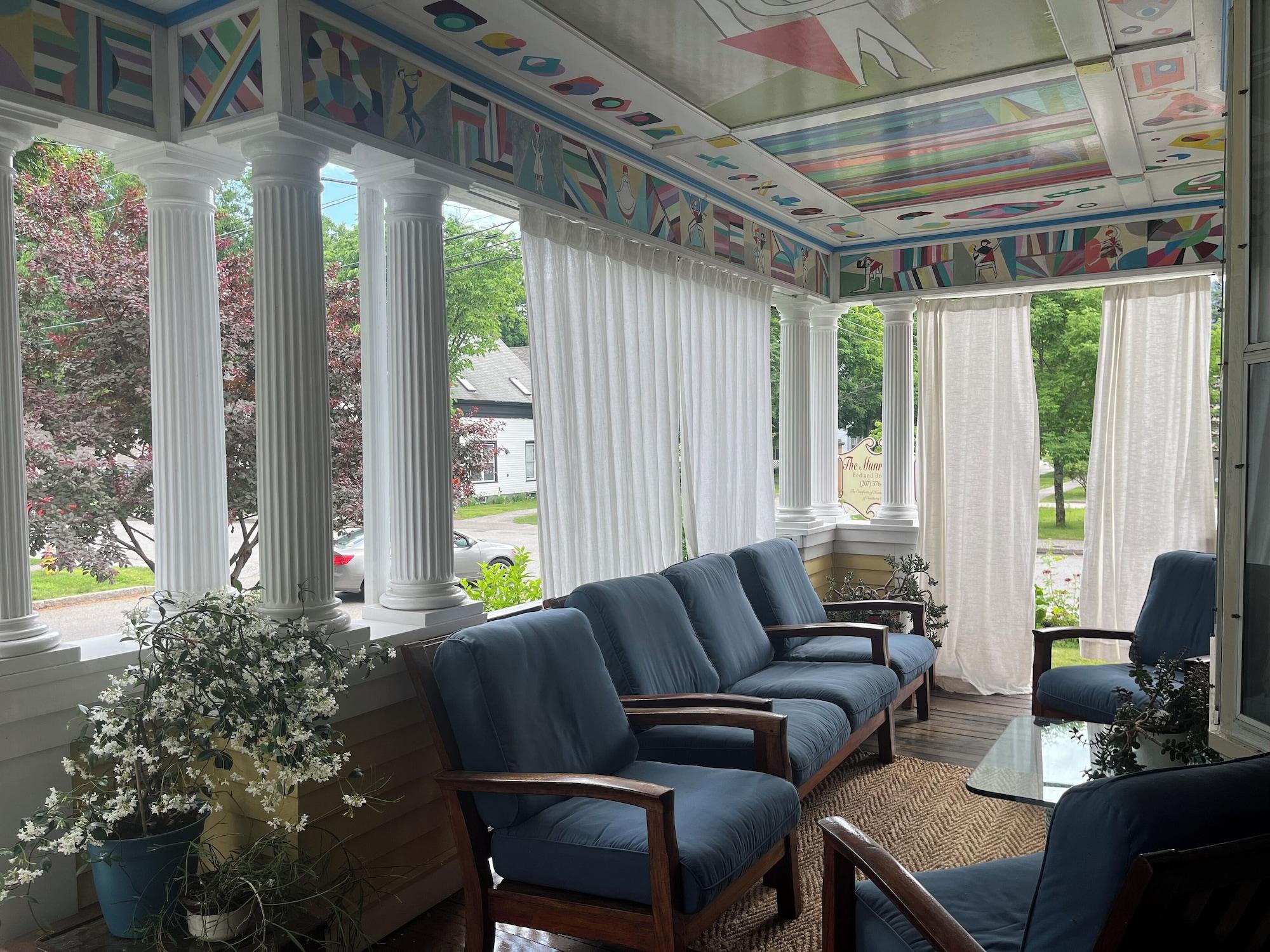 Vista Exterior The Munroe Inn