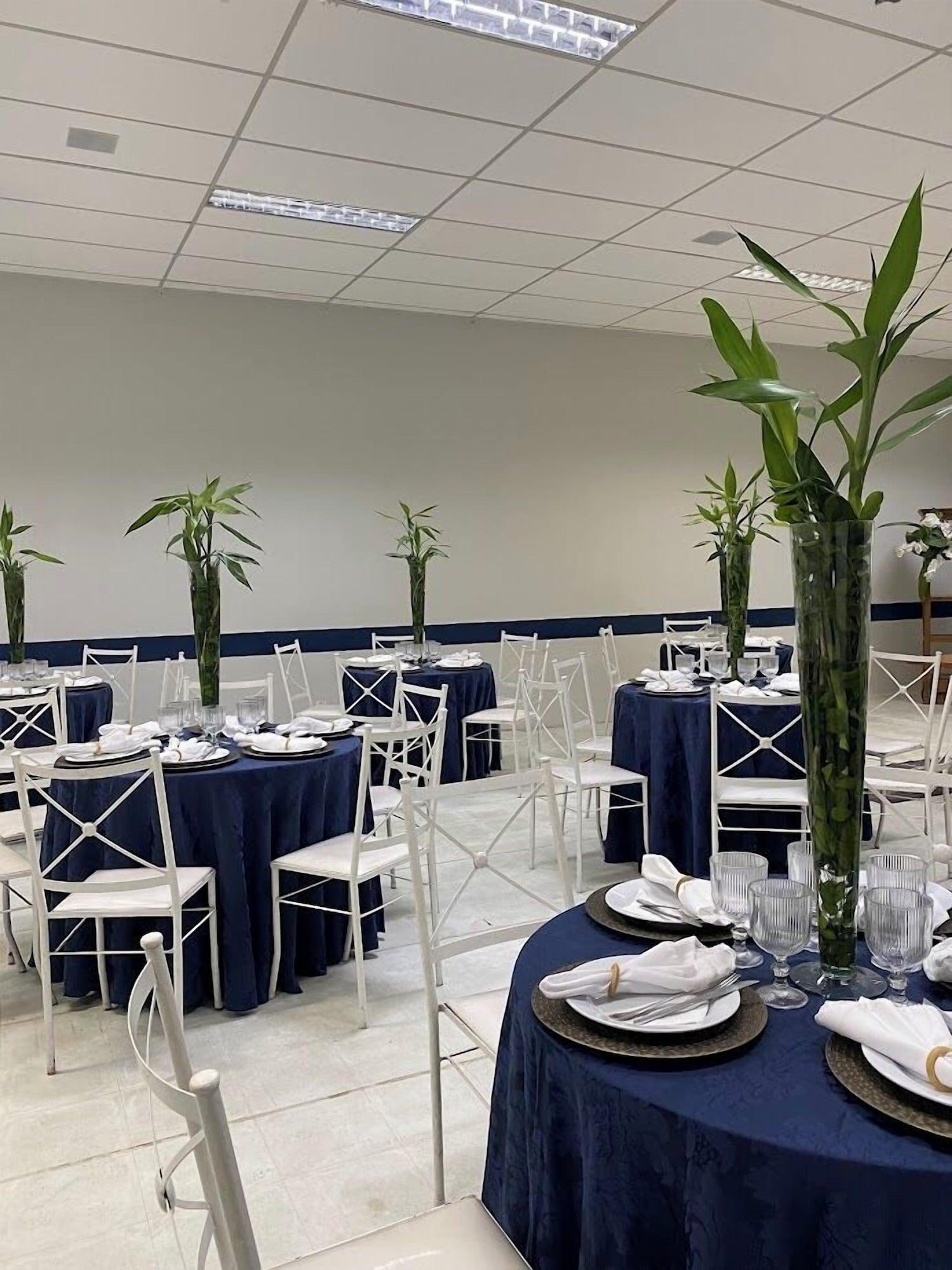 Sala de Reuniones Tarik Fontes Plaza Hotel