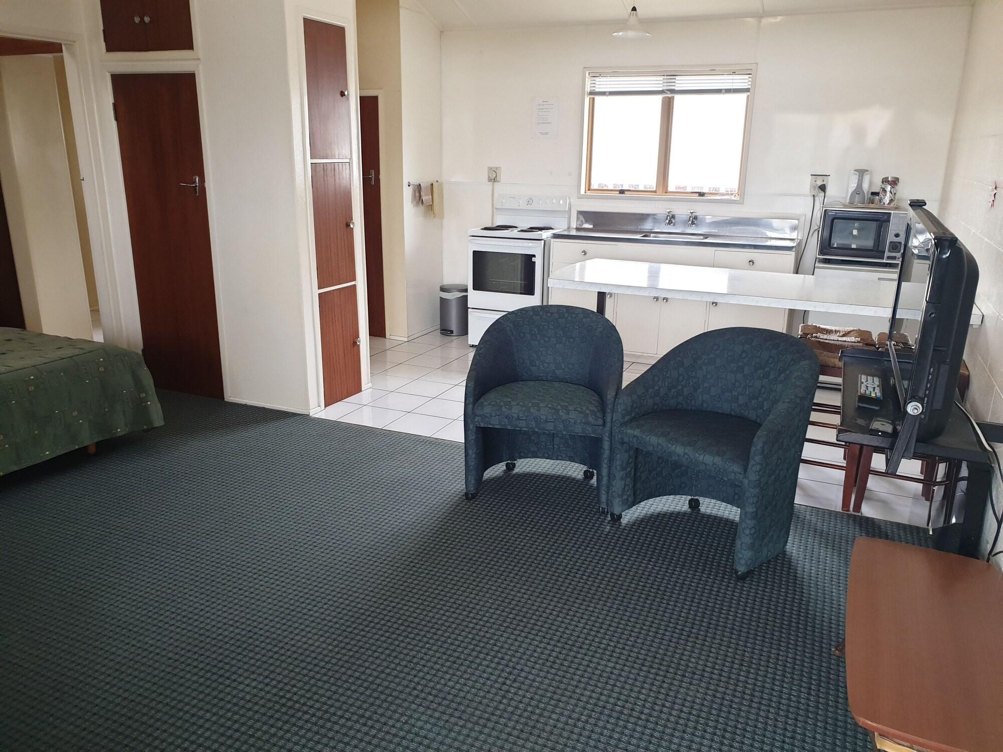 Varios Castletown Motel