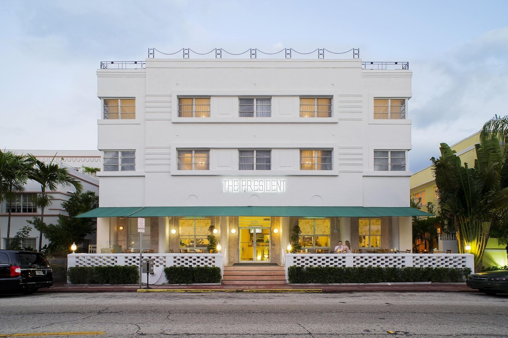 Vista Exterior President Hotel