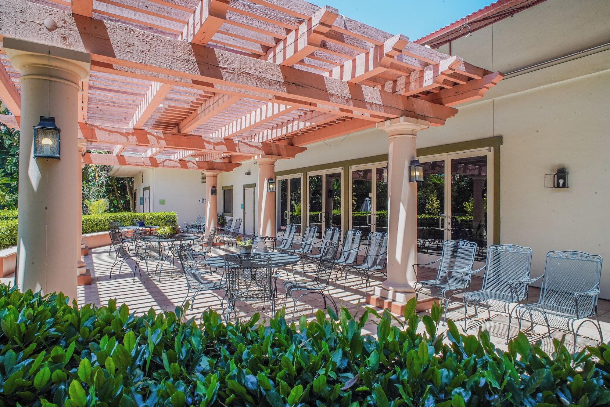 Restaurant Uptown Oasis San Jose Airport