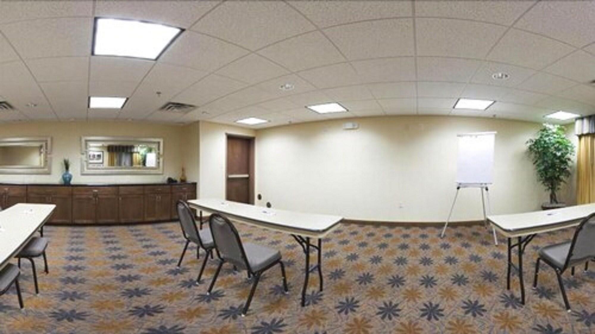Sala de Reuniones Holiday Inn Express Hotel & Suites LAMAR by IHG